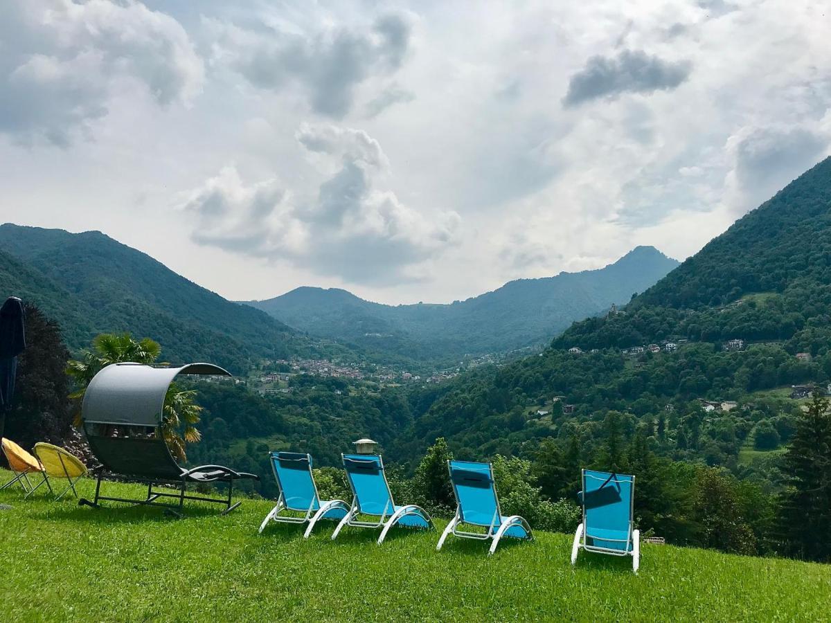 Villa In Oleandra With Privet Garden & Pool Dizzasco