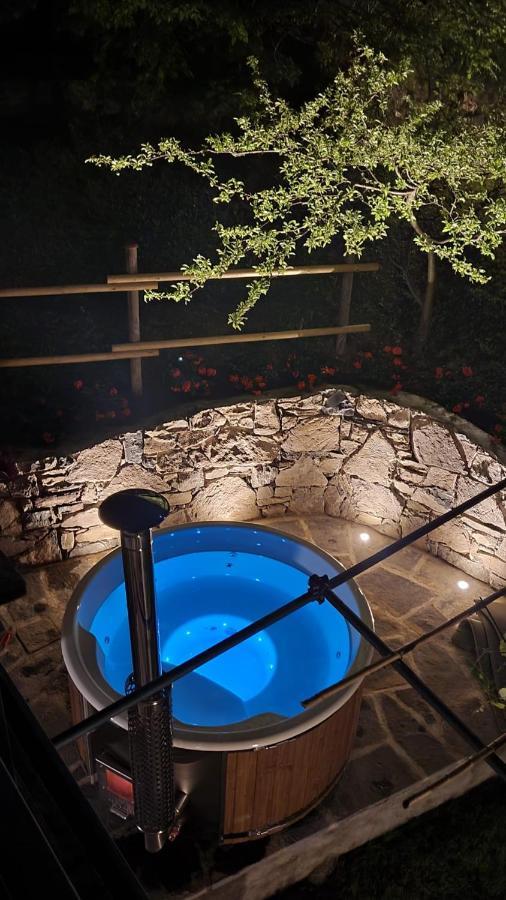 Holiday home La Casetta Nel Bosco - Hot Tube And Sauna *