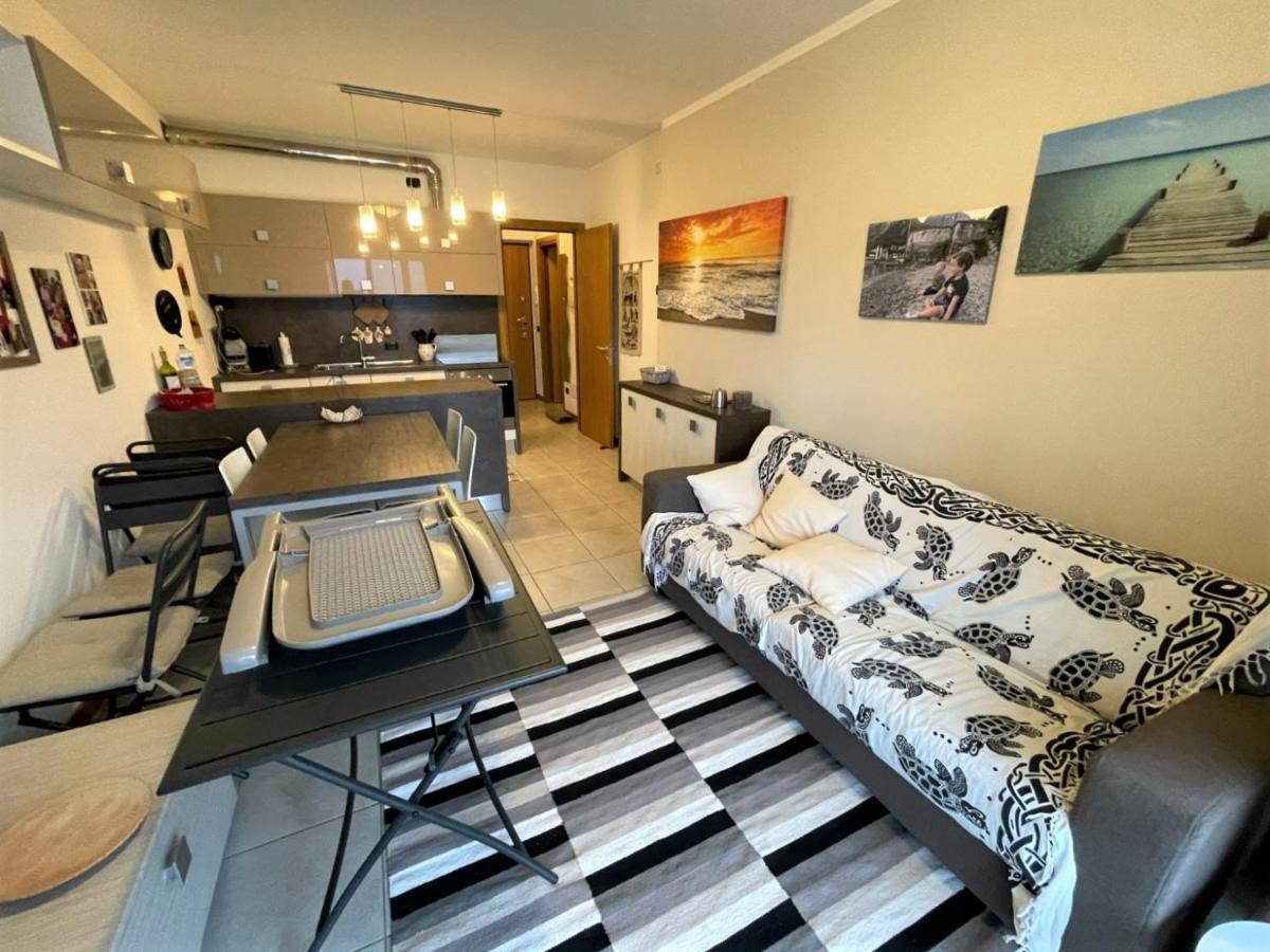 Modern In With Pool Apartment