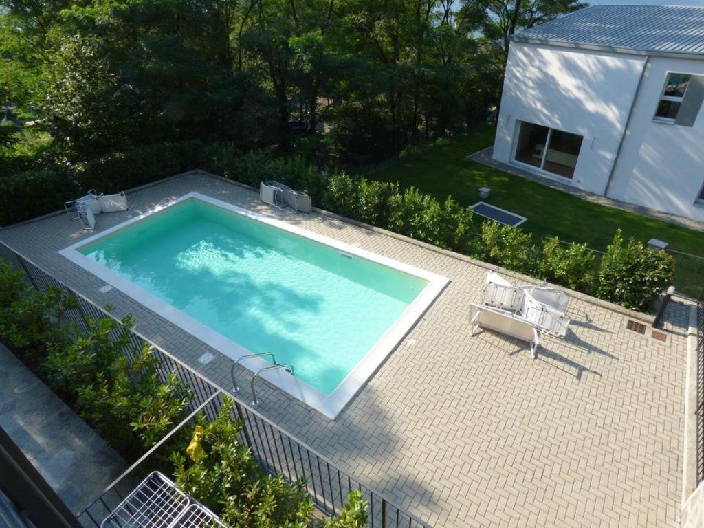 Modern In With Pool Gera Lario
