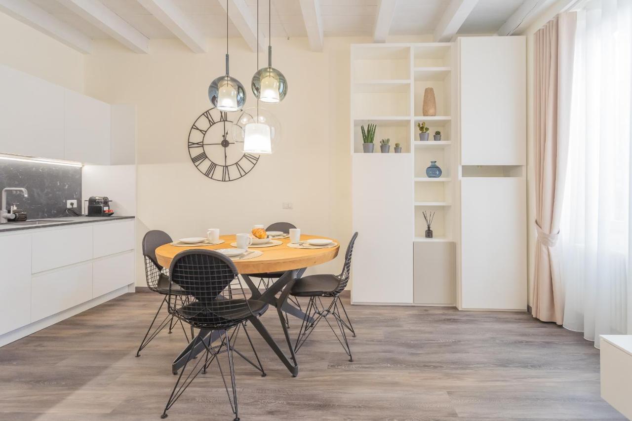 Apartment Modern & Stylish In By Rent *