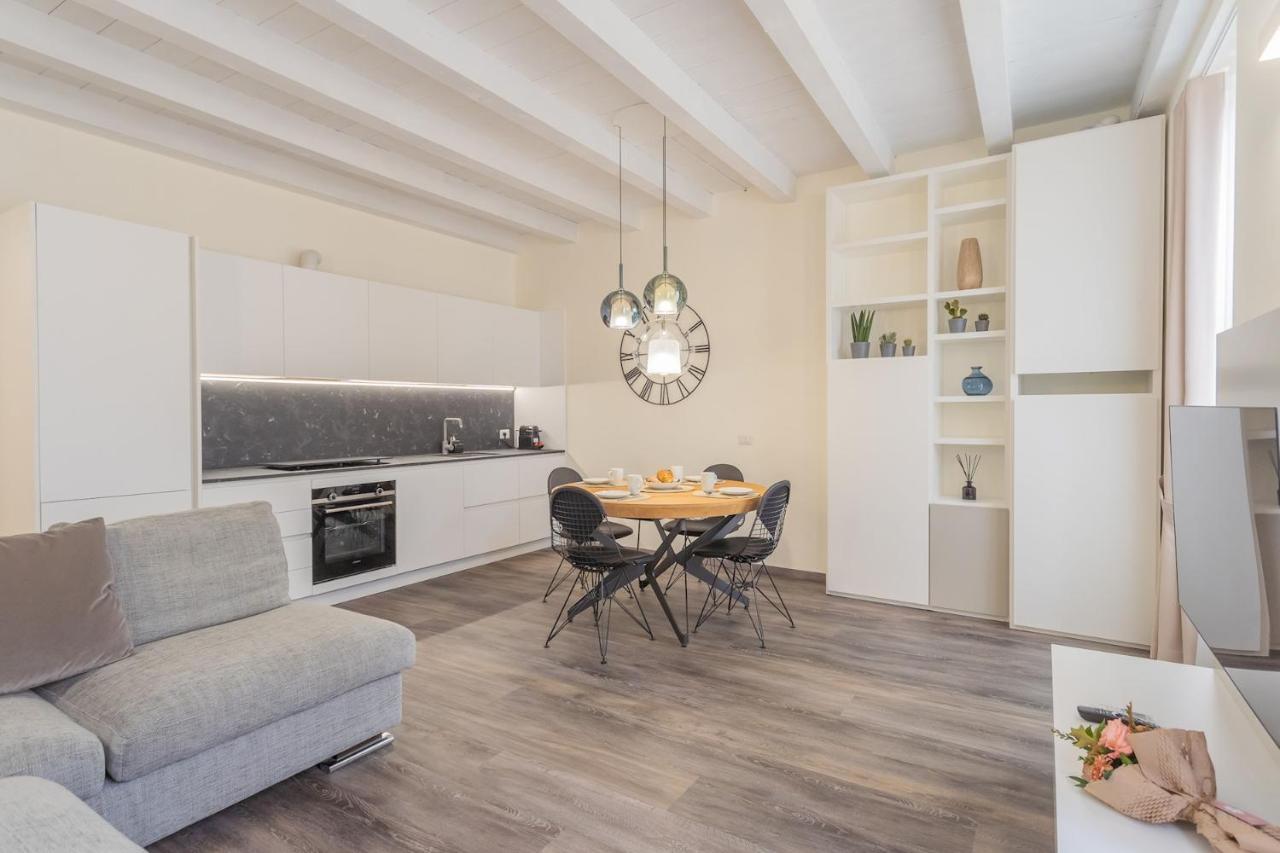 Apartment Modern & Stylish In By Rent