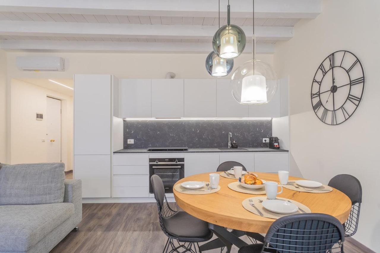 Modern & Stylish In By Rent * Como
