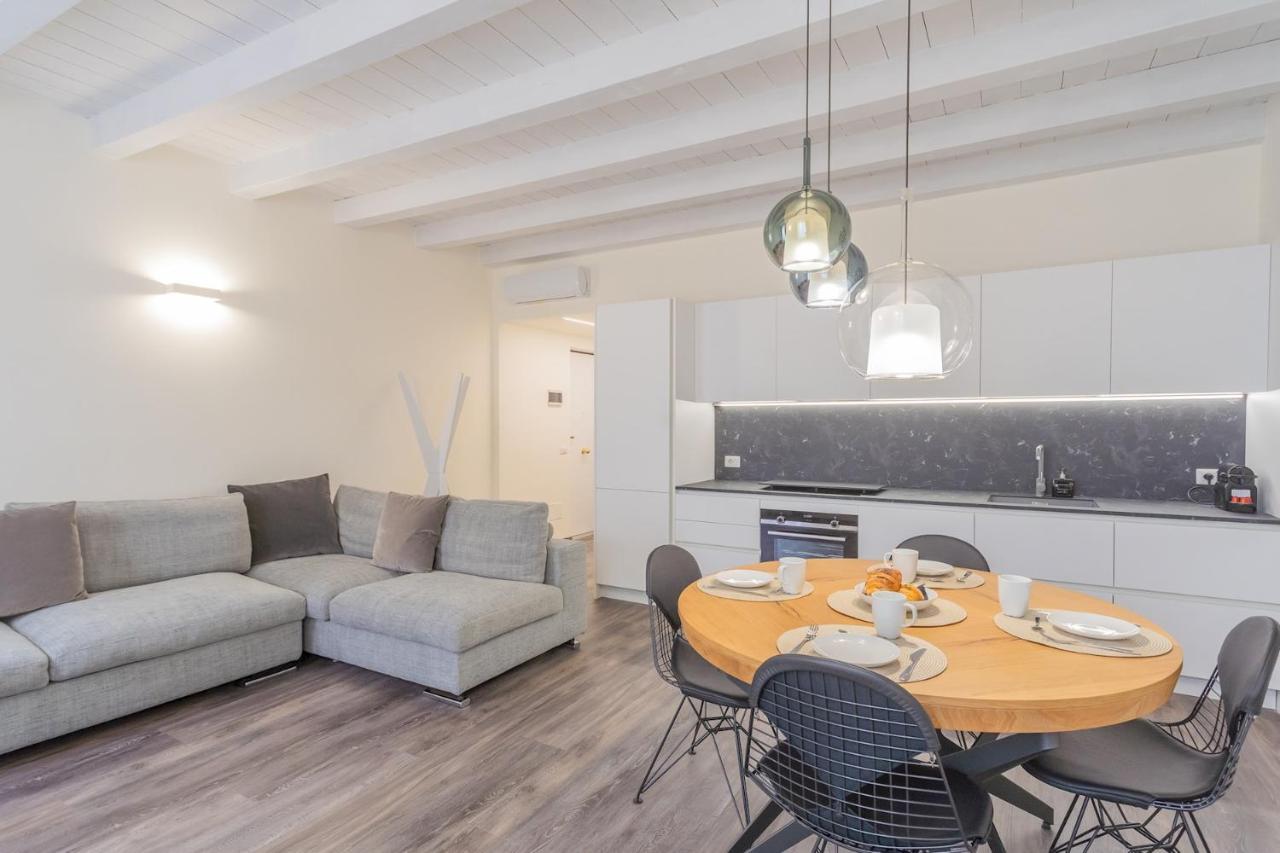 Apartment Modern & Stylish In By Rent *
