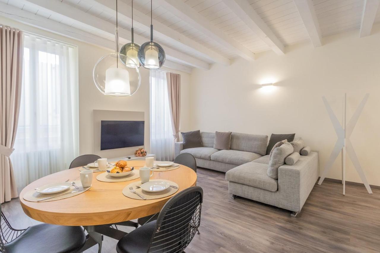 Modern & Stylish In By Rent Como