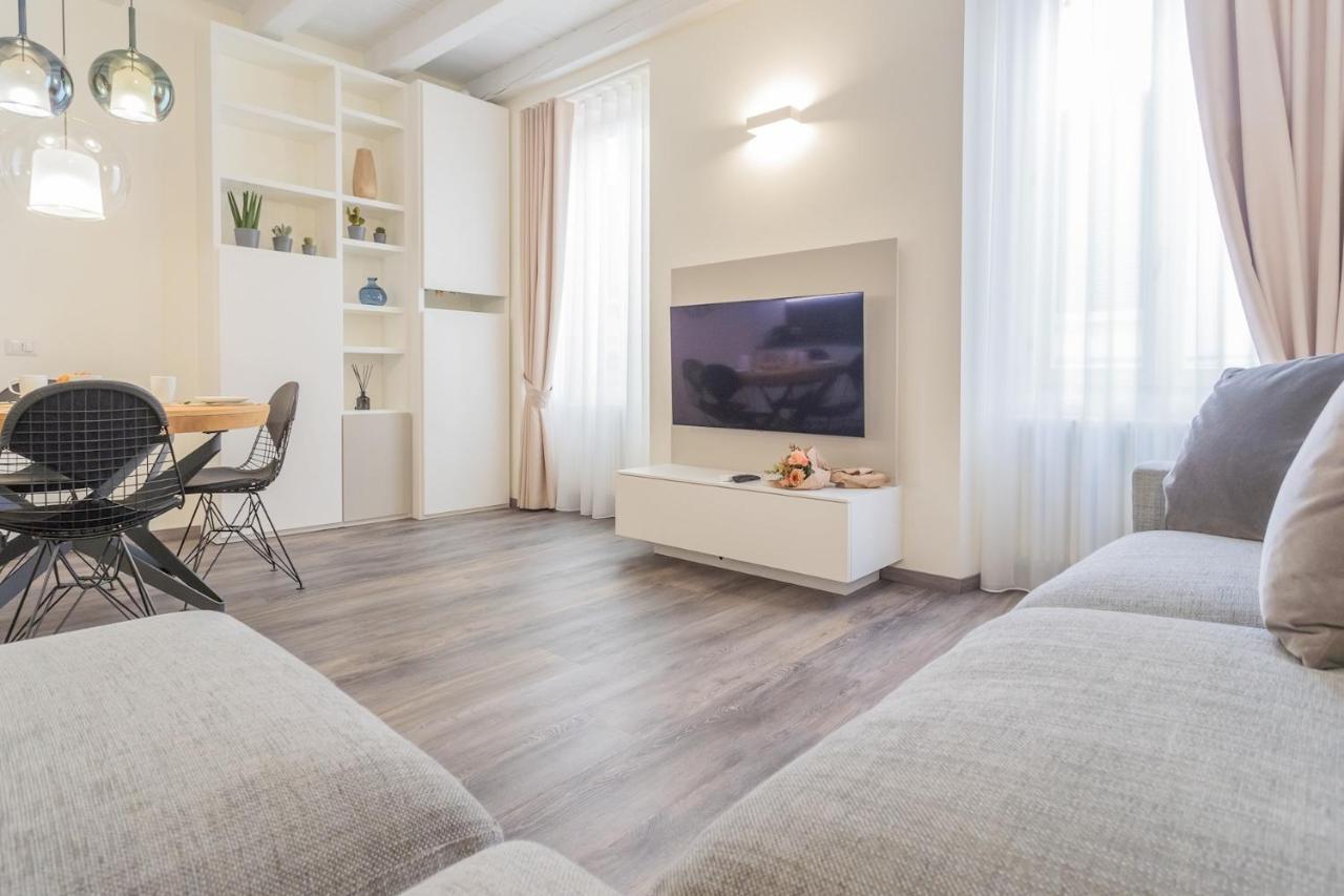 Modern & Stylish In By Rent Apartment *