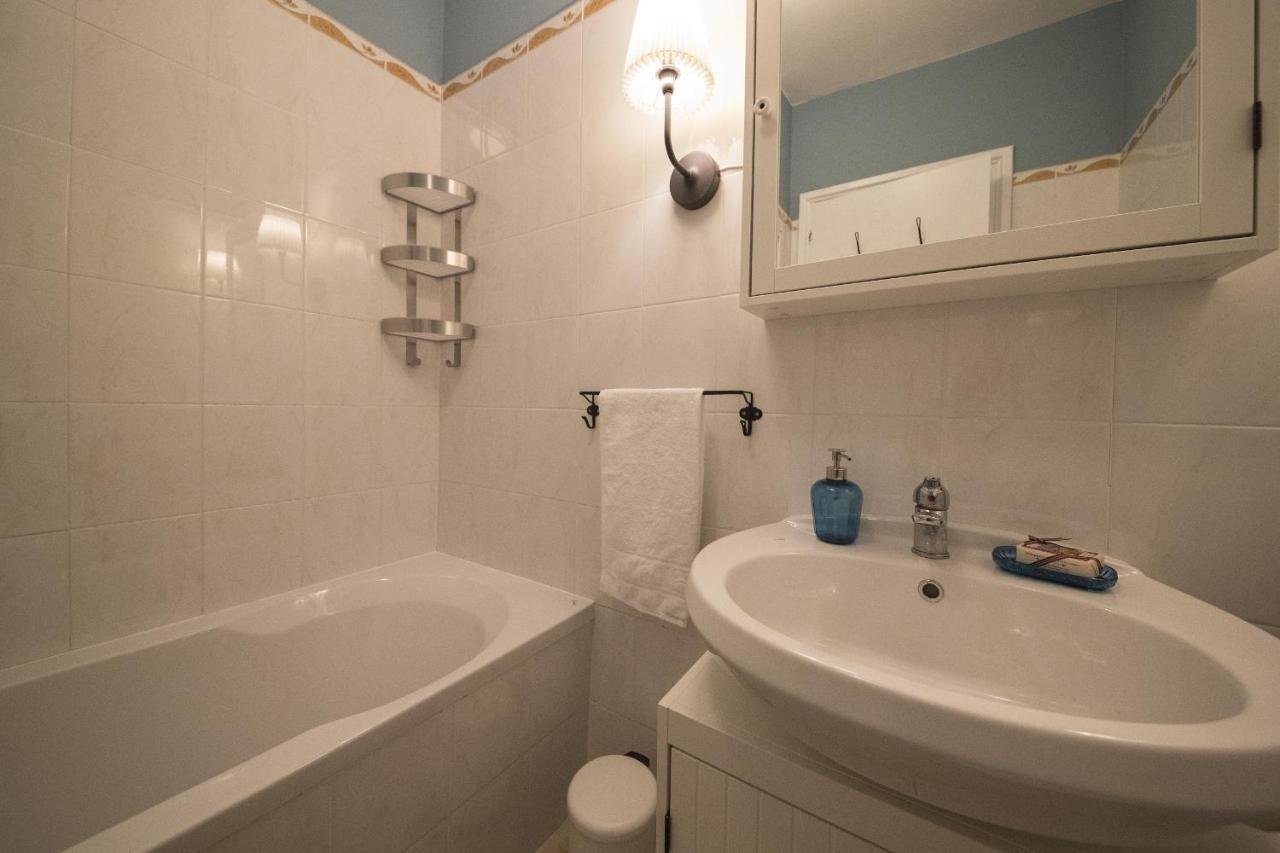 Two-bedroom Rise And Shine Apartment Acquaseria