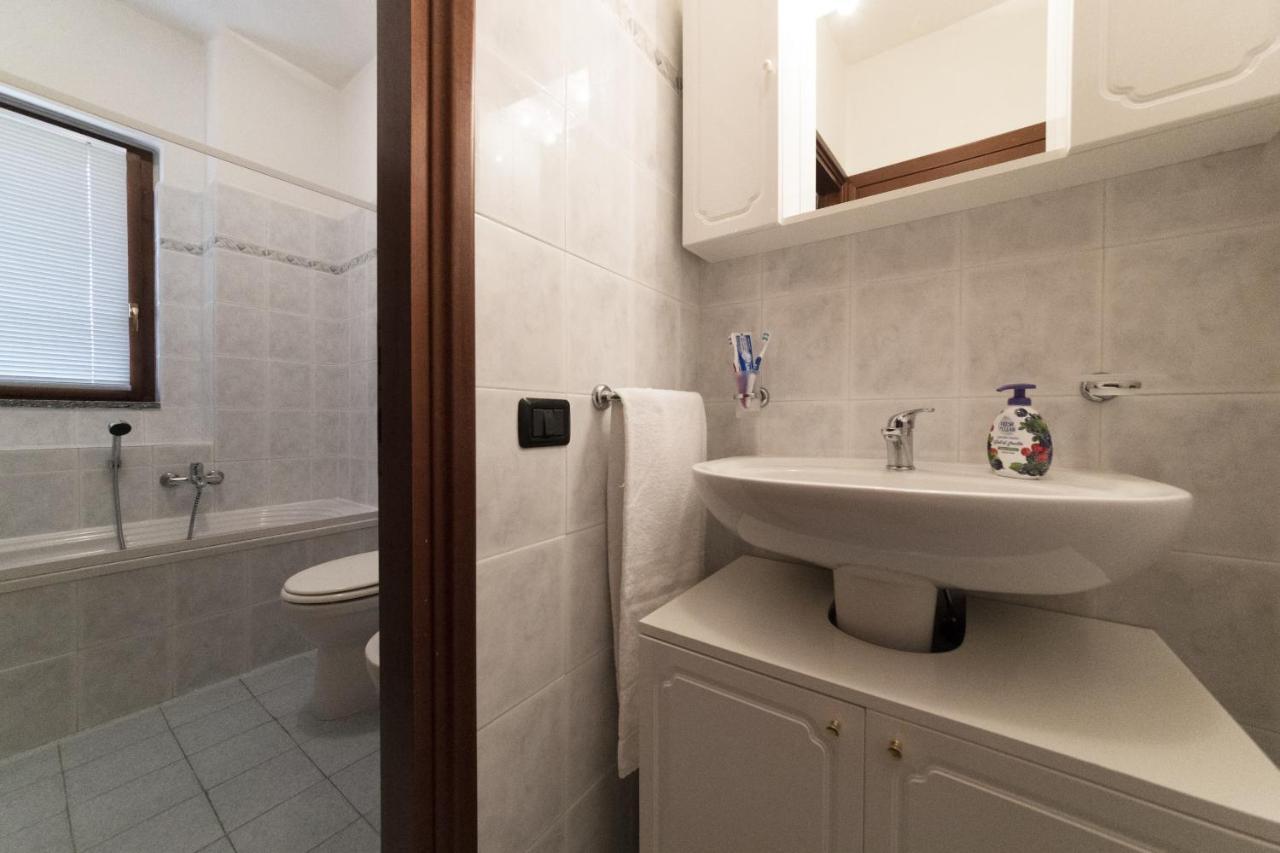 3-bedroom Lakeview At The Apartment *