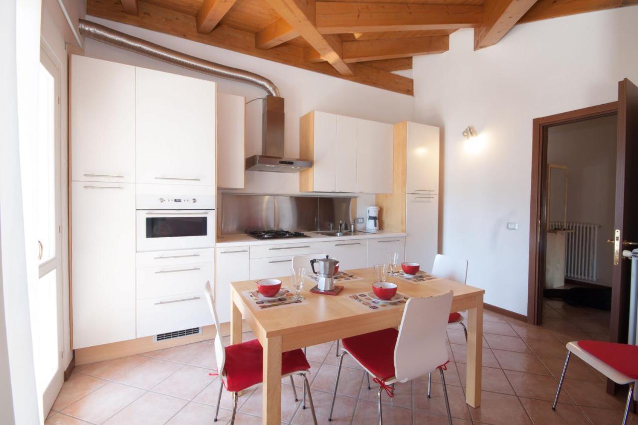 Casa Del Sole - Sleeps 4 With Shared Pool * Pianello Del Lario