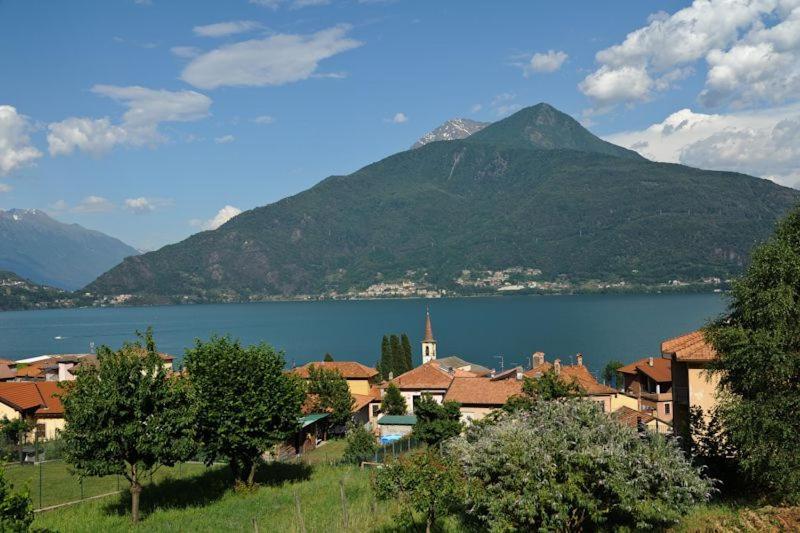 Casa vacanze Casa Del Sole - Sleeps 4 With Shared Pool Pianello Del Lario