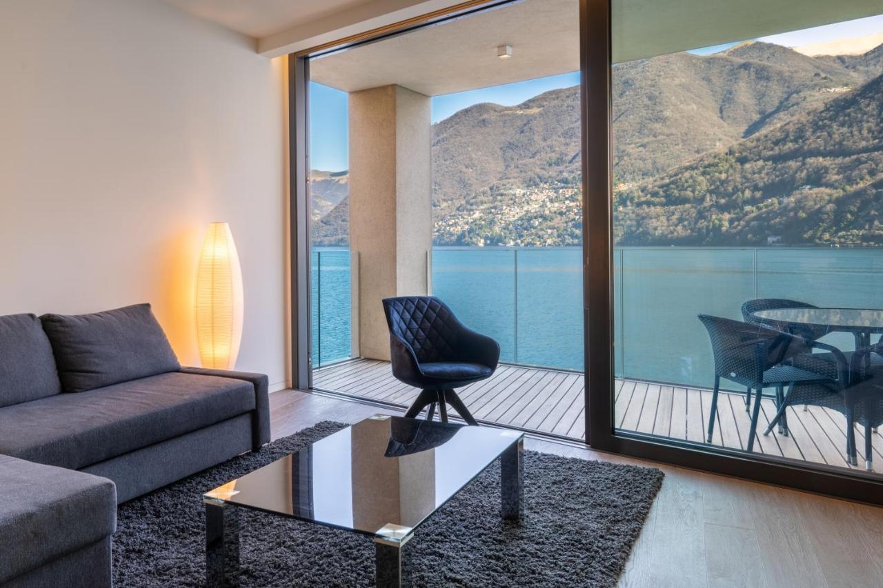 Lakefront Private Parking And Pool Apartment *