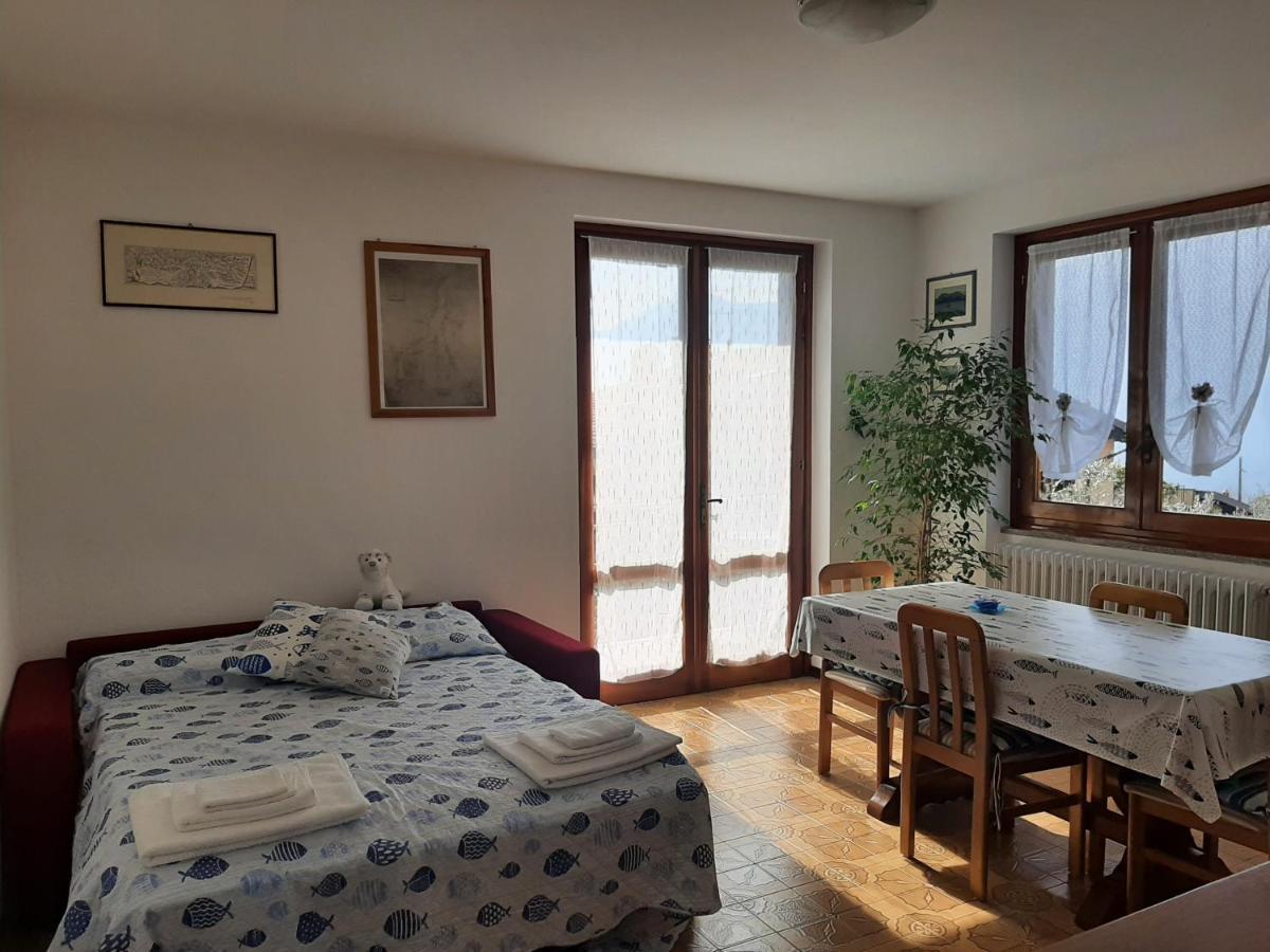 L'ulivo View In Private Street Apartment