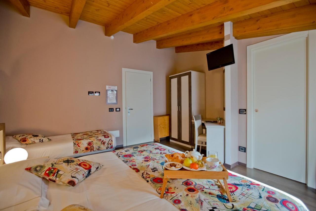 Di Hotel