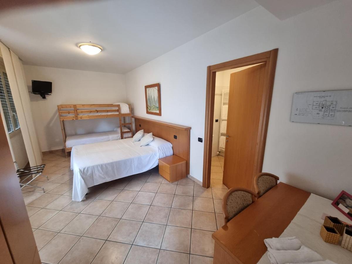Lario Hotel 2*
