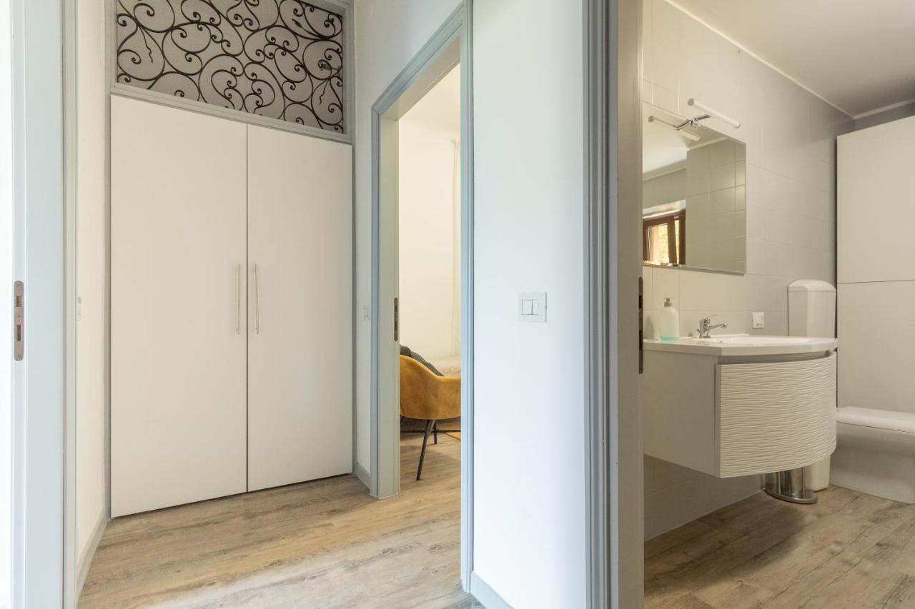 L Lake Apartment Como