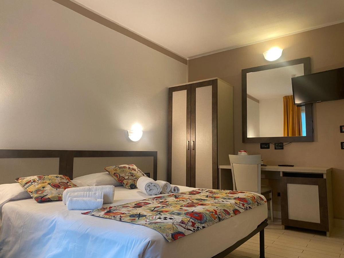 Di Hotel