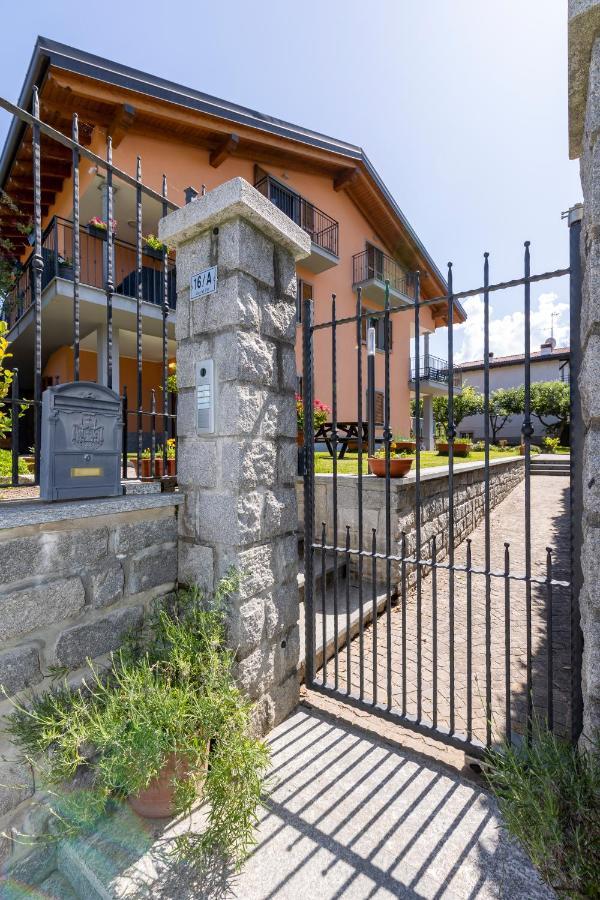 Apartment With Garden And Parking *