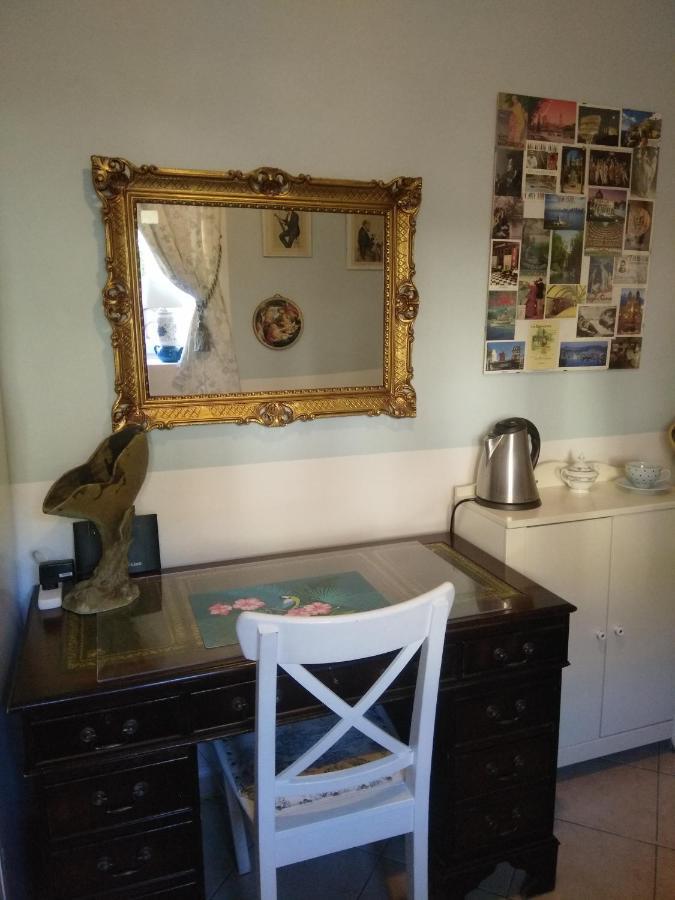 Homestay Cozy Single In A Period Property Albese Con Cassano