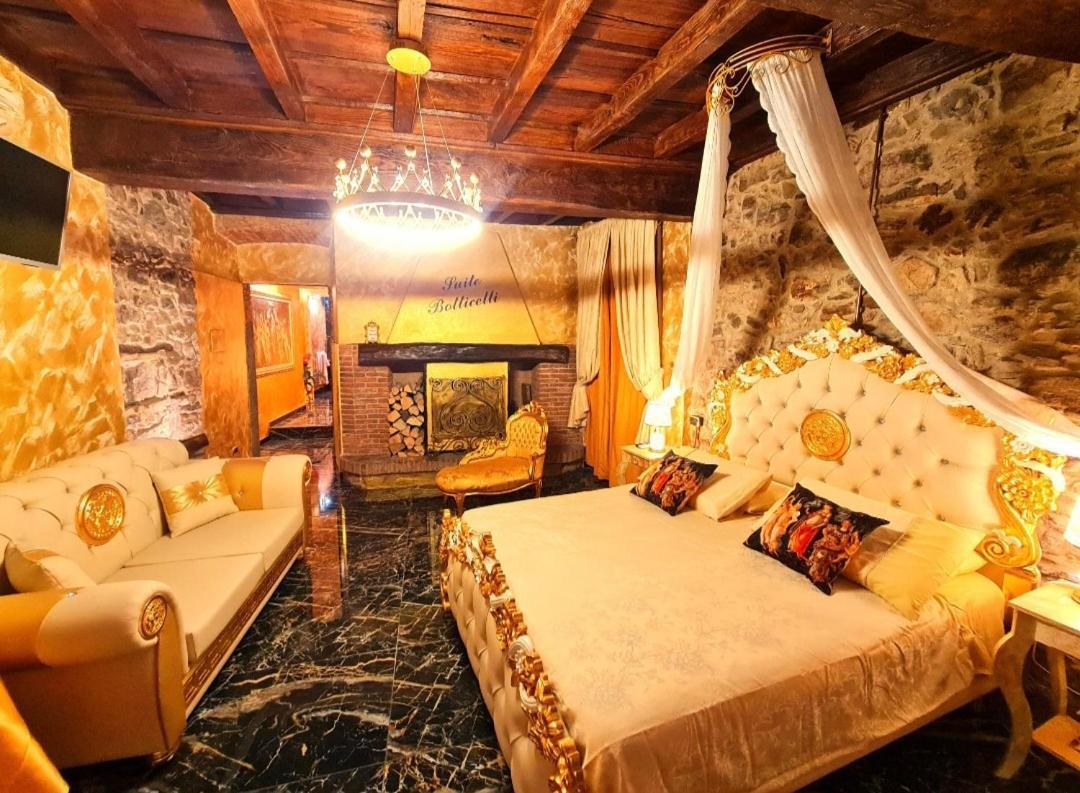 Love hotel Botticelli *