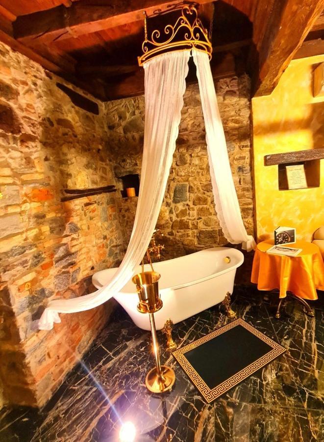 Botticelli Love hotel Albavilla