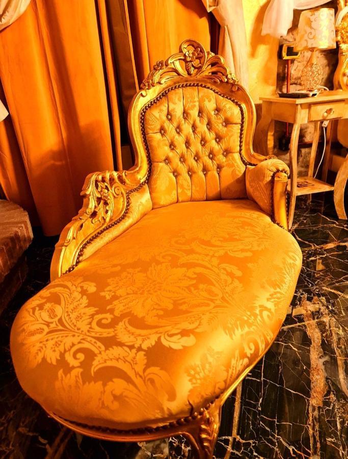 Botticelli Love hotel Albavilla