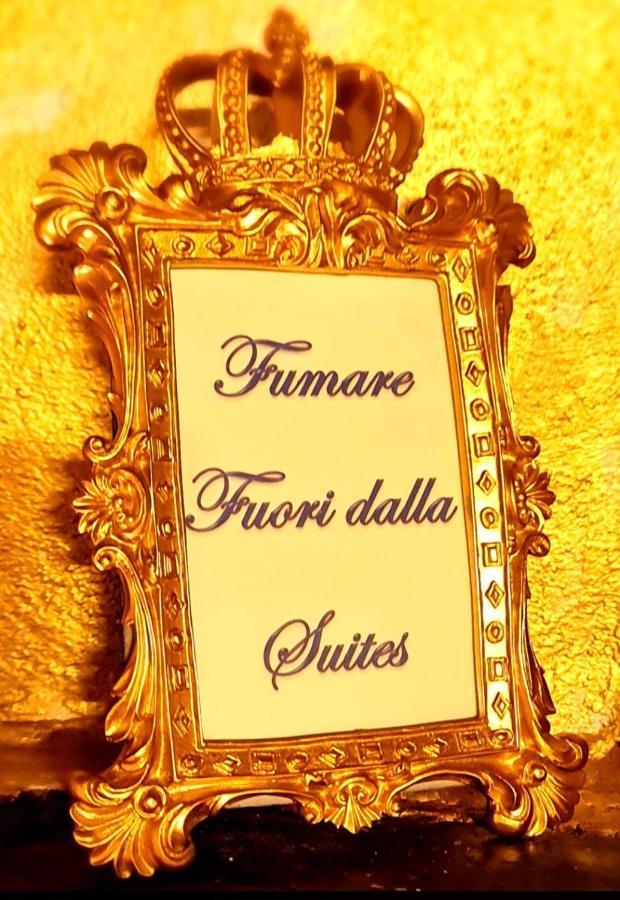 Love hotel Botticelli