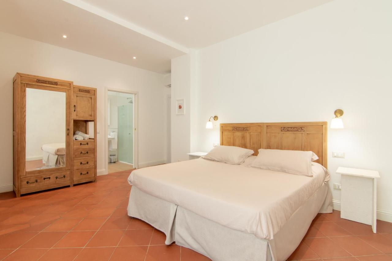 Eden Jacuzzi Pool Bed & Breakfast *