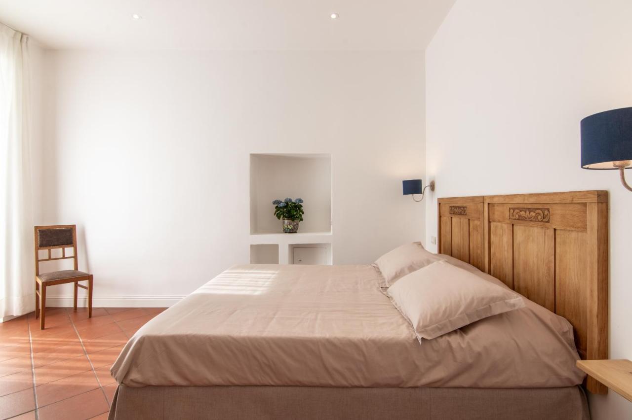 Eden Jacuzzi Pool Bed & Breakfast *