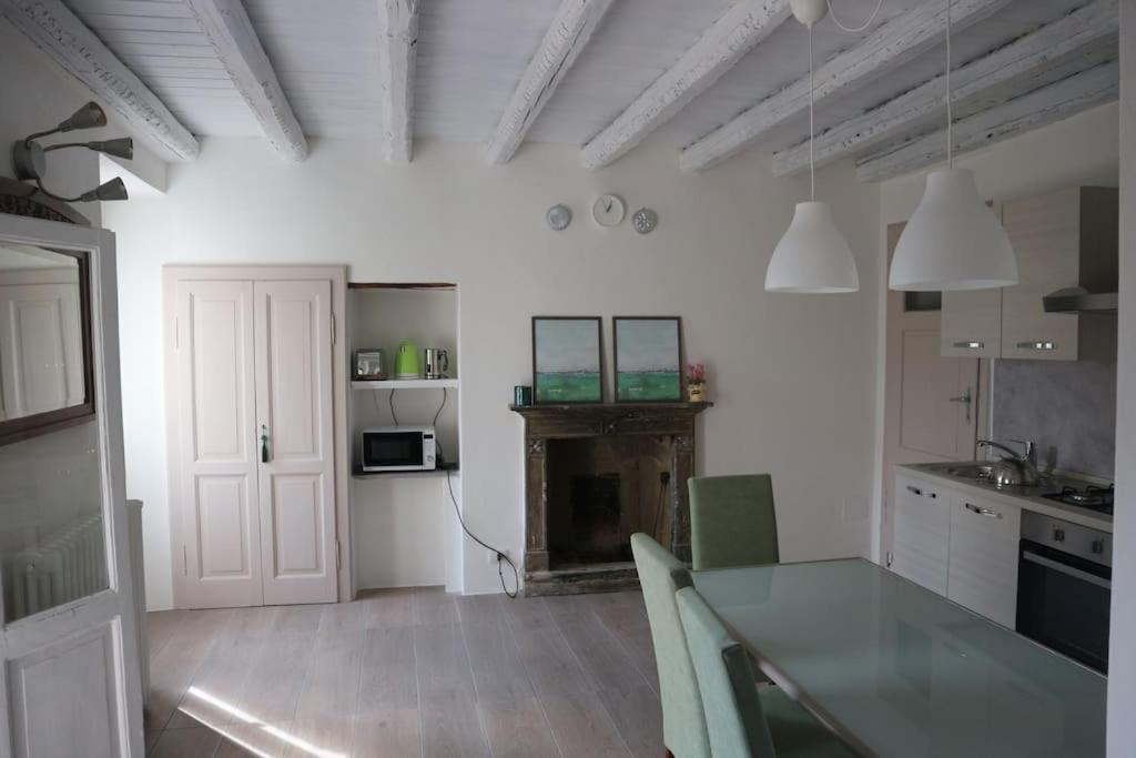 Traditional Piazza Home/balcony/ Private Garden * Cernobbio