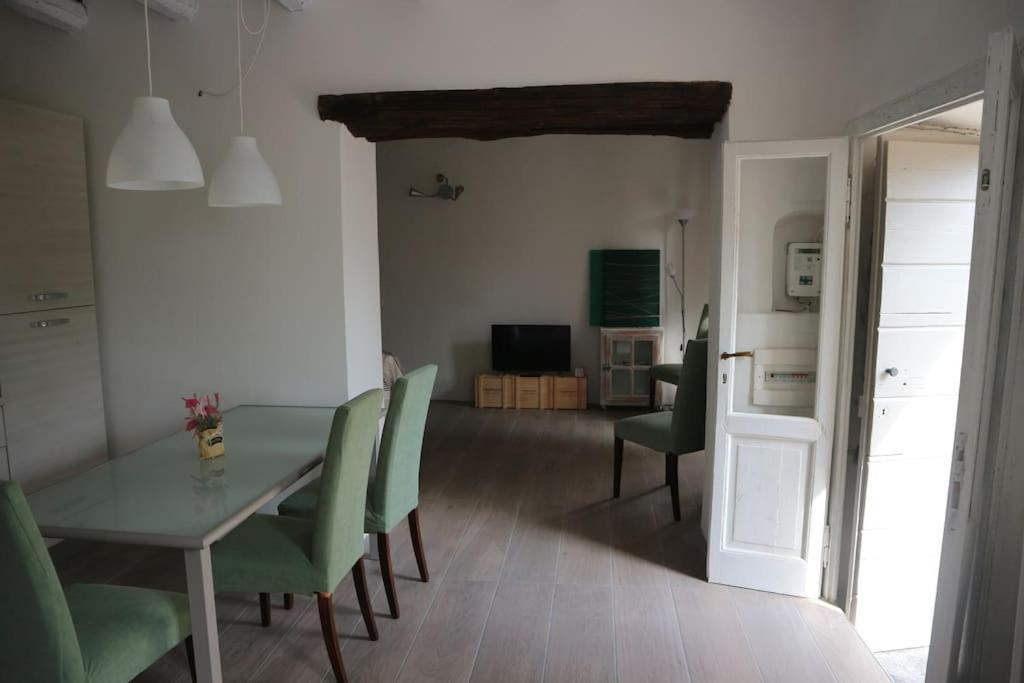 Traditional Piazza Home/balcony/ Private Garden Cernobbio