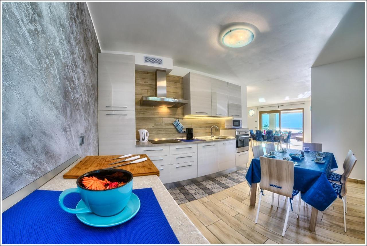Apartment Tadi Laro Luxury Deluxe Comer
