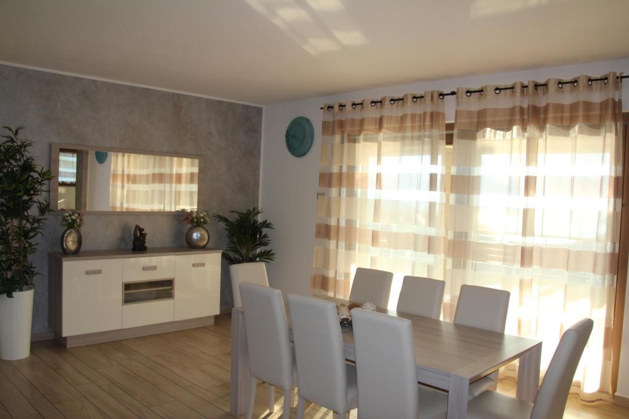 Tadi Laro Luxury Deluxe Comer Apartment Colico