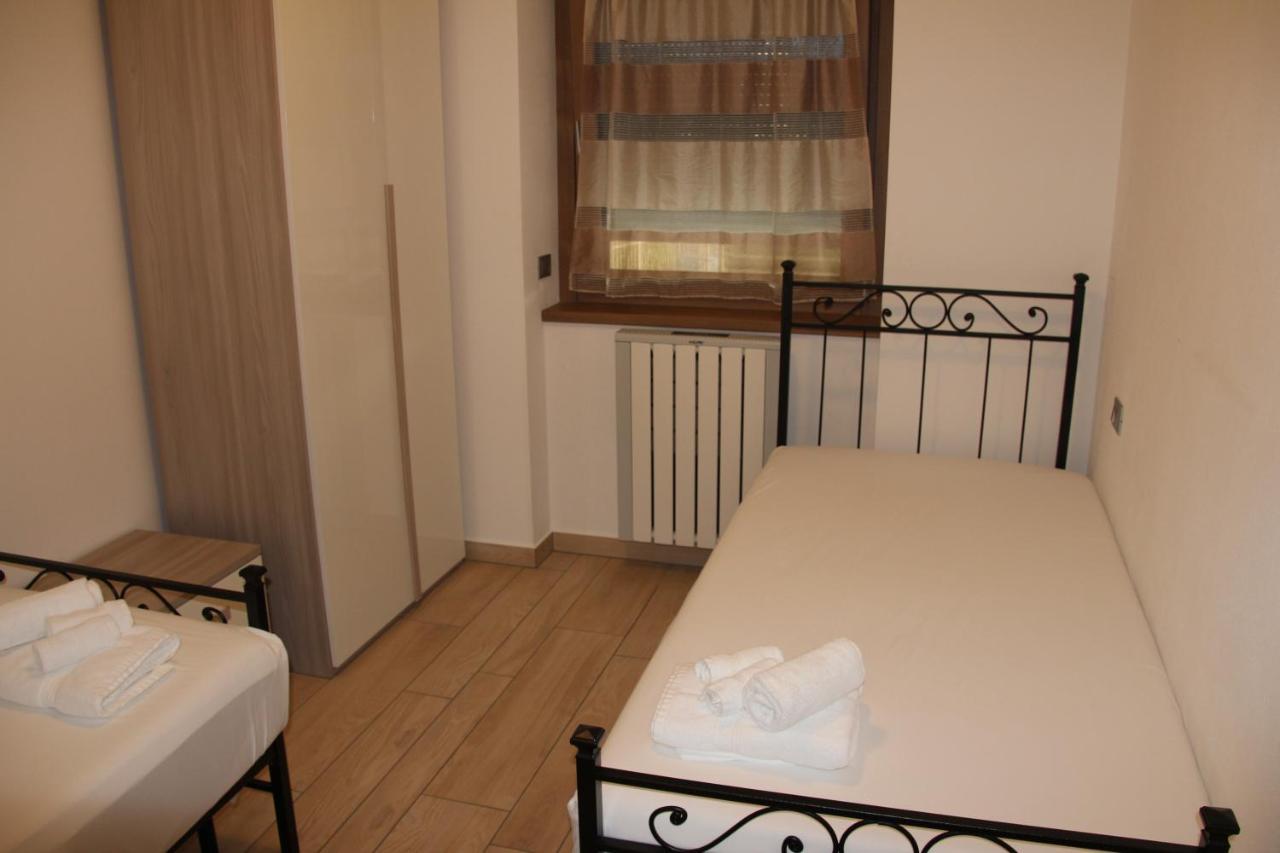 Tadi Laro Luxury Deluxe Comer Apartment Colico