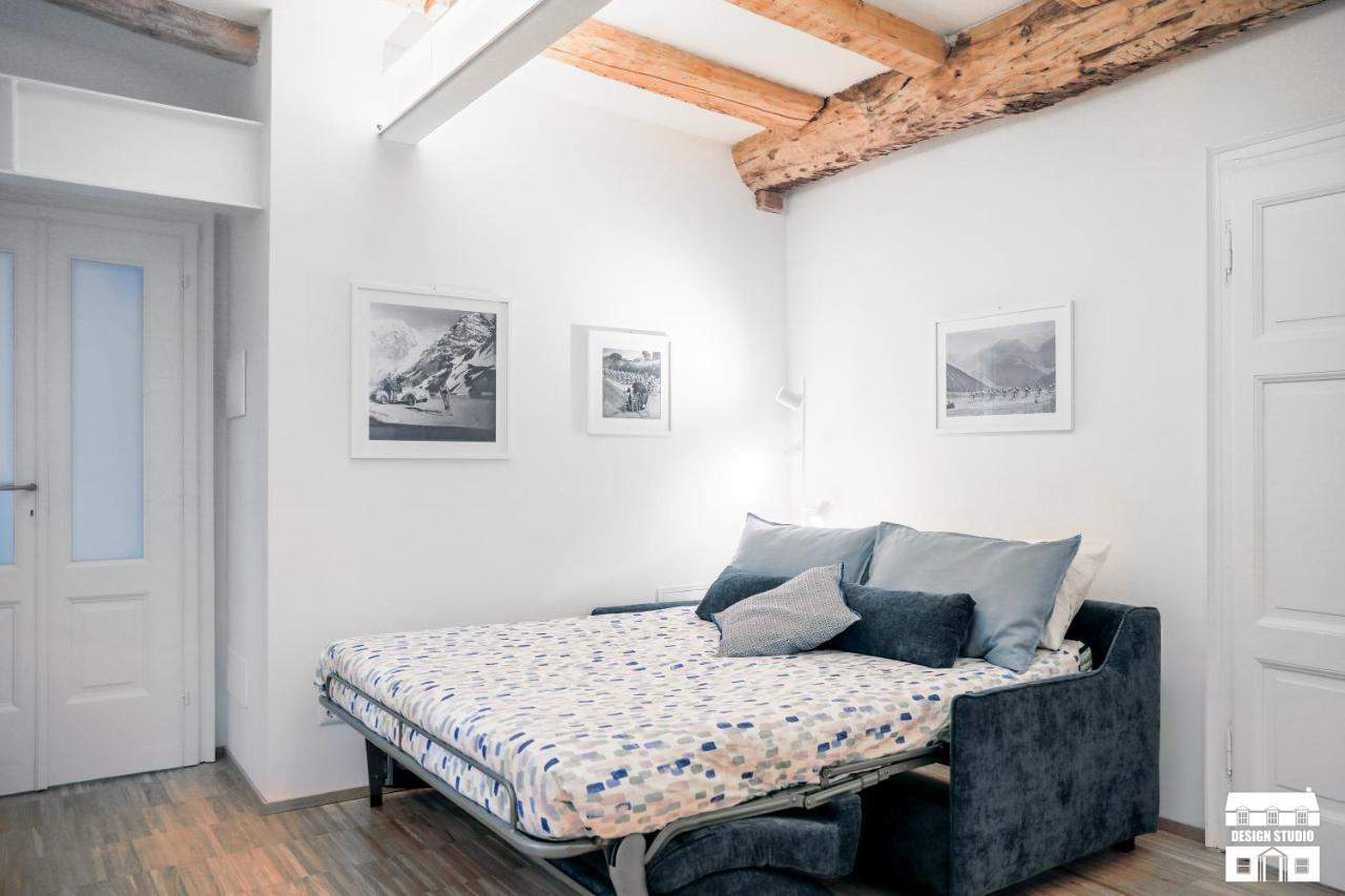 Casa Vecchia 3 By Design *