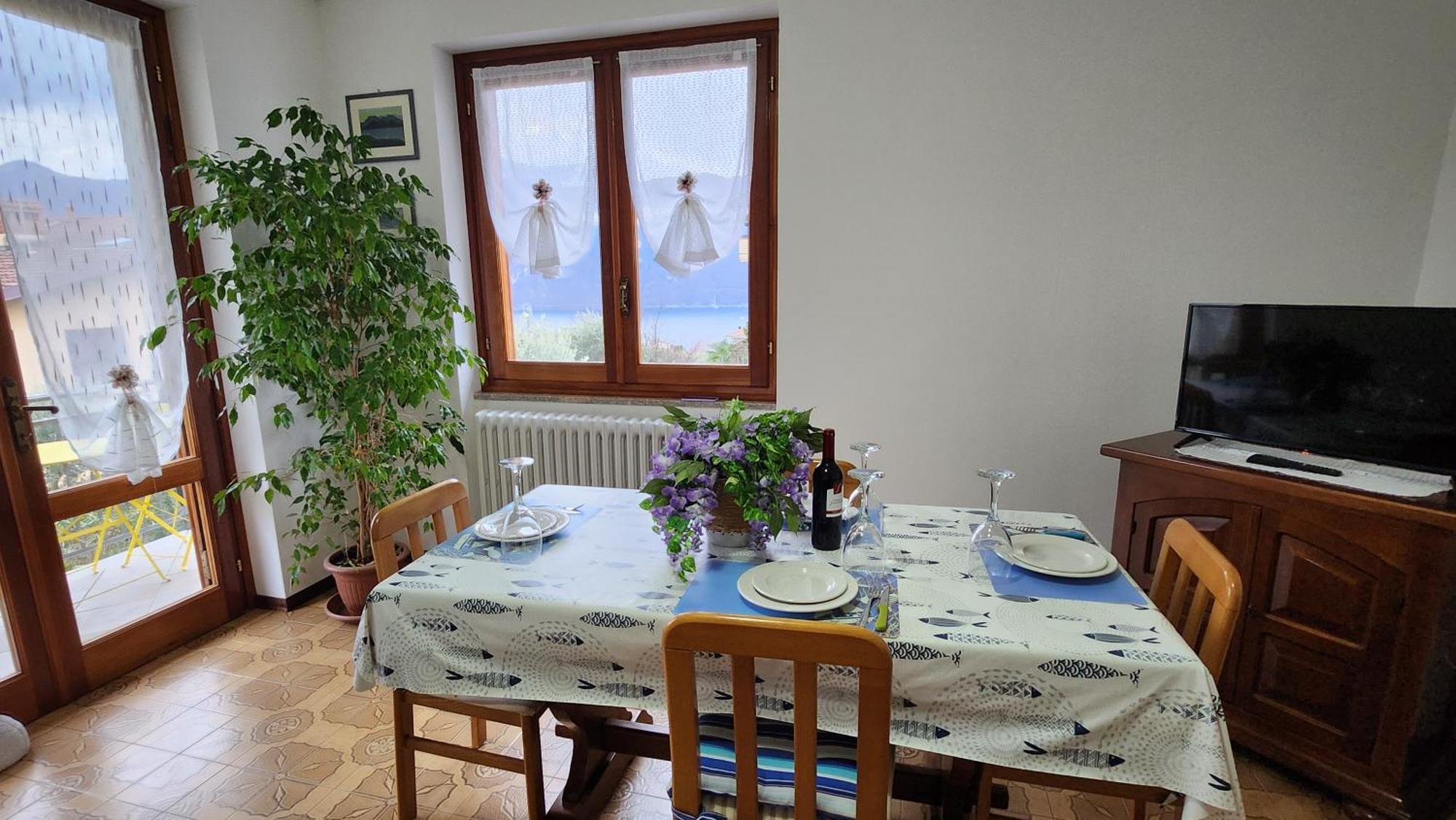 Apartment L'ulivo View In Private Street
