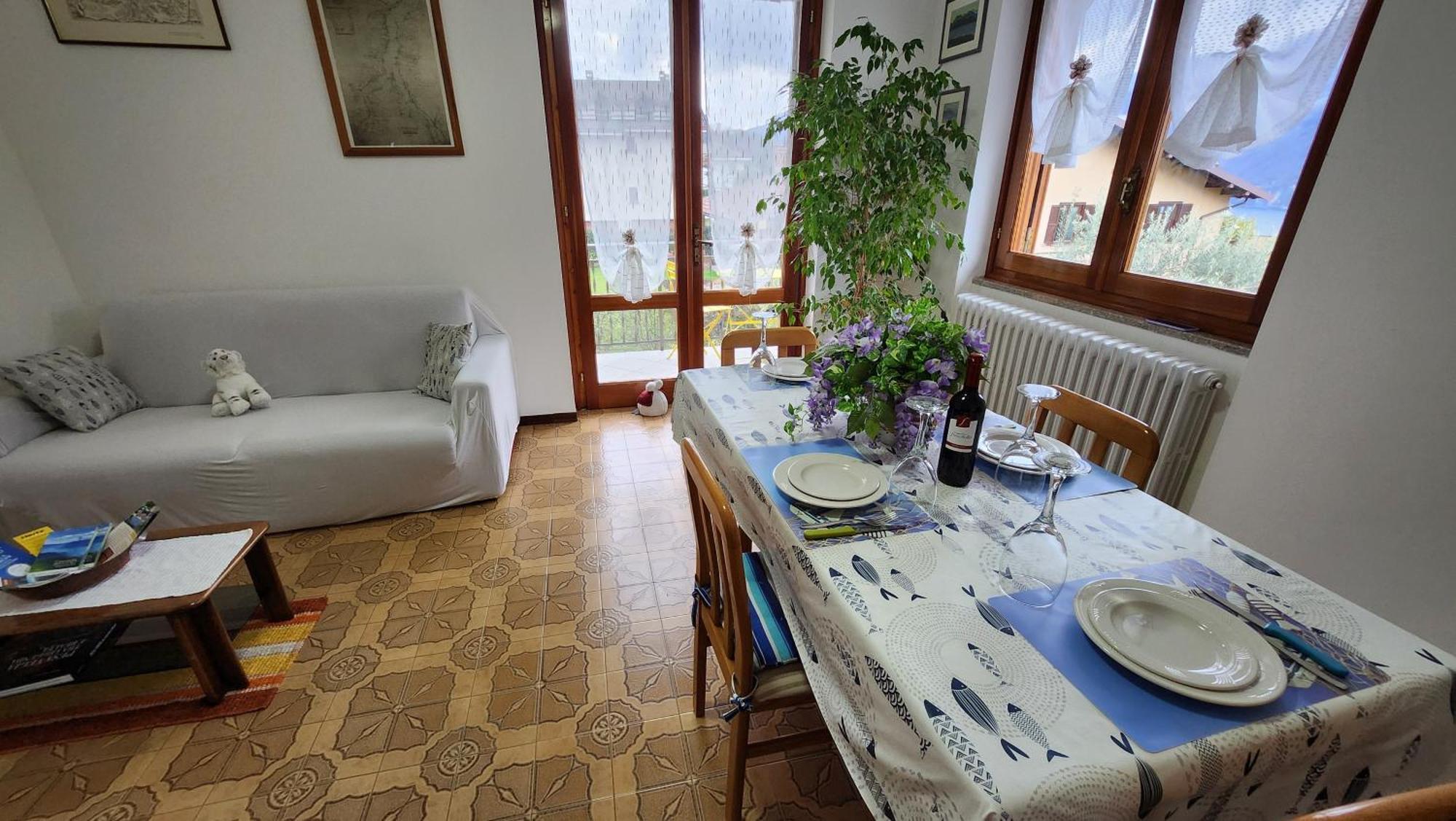 Apartment L'ulivo View In Private Street *