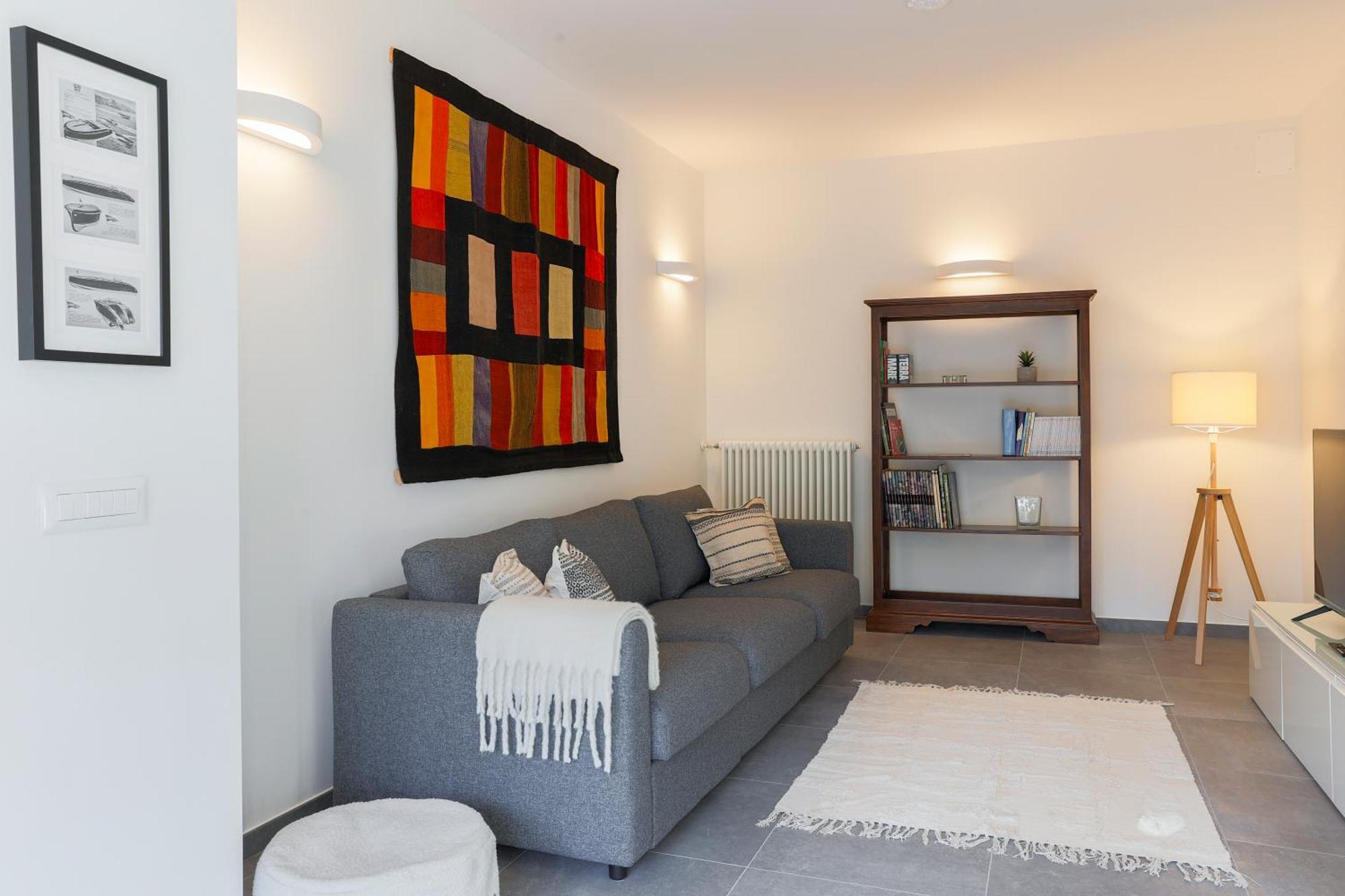 Apartment Eugenia - By Myhomeincomo