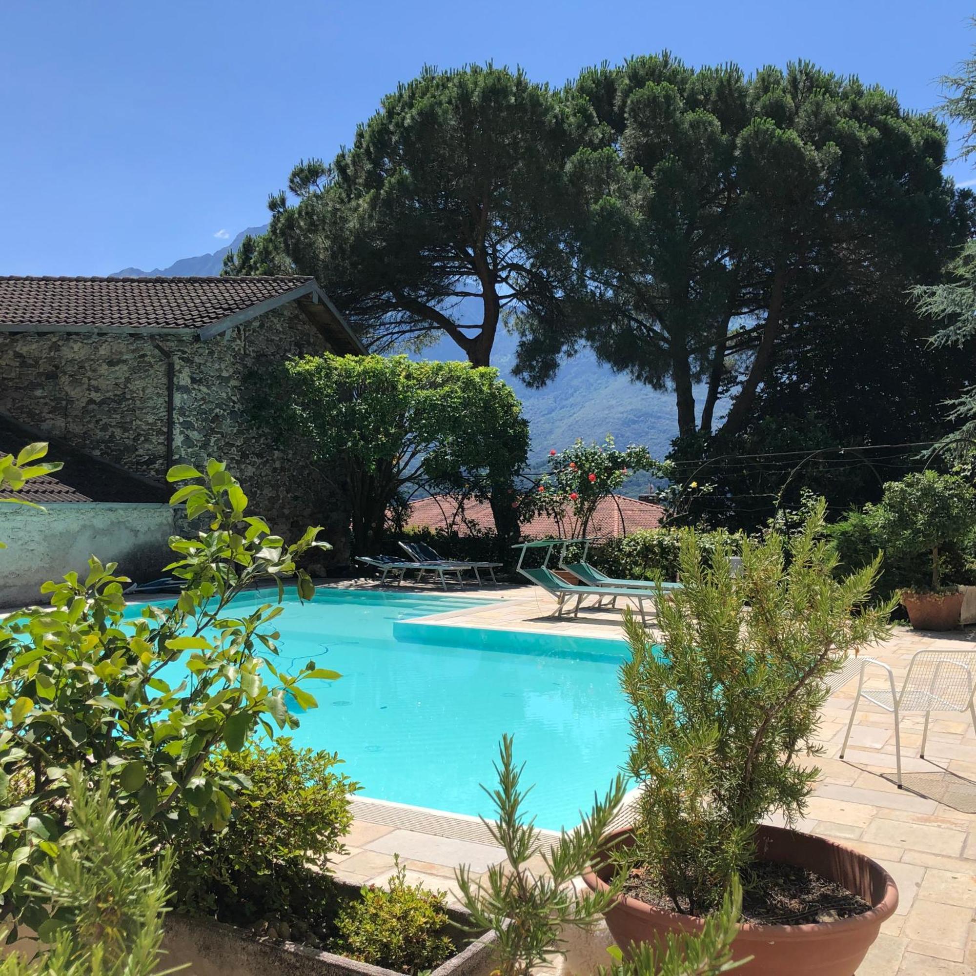Eden Jacuzzi Pool & Private Parking Apartment *