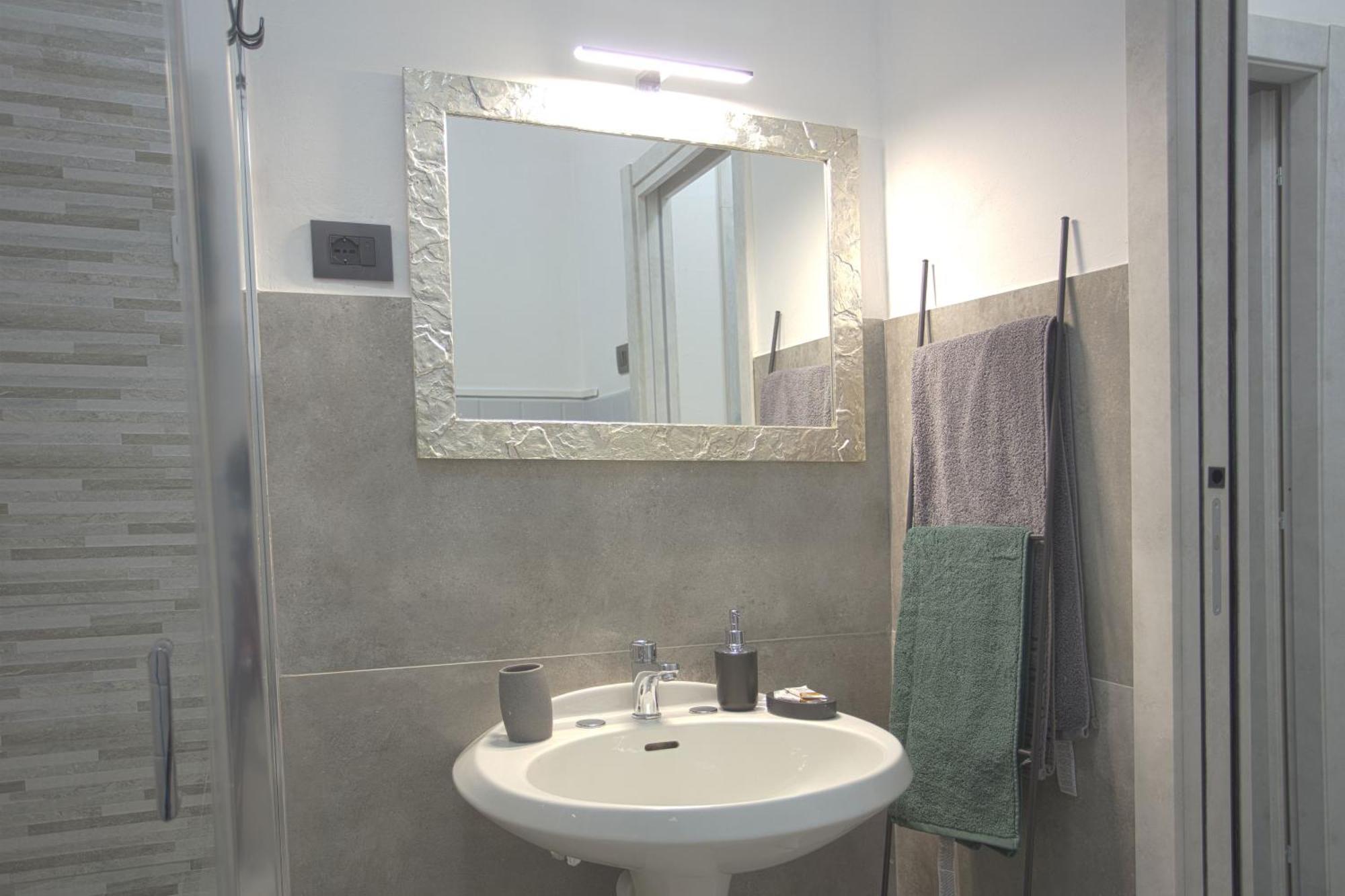 Apartment Di Lecco - Parcheggio Gratuito - Stazione Ferroviaria Calolziocorte