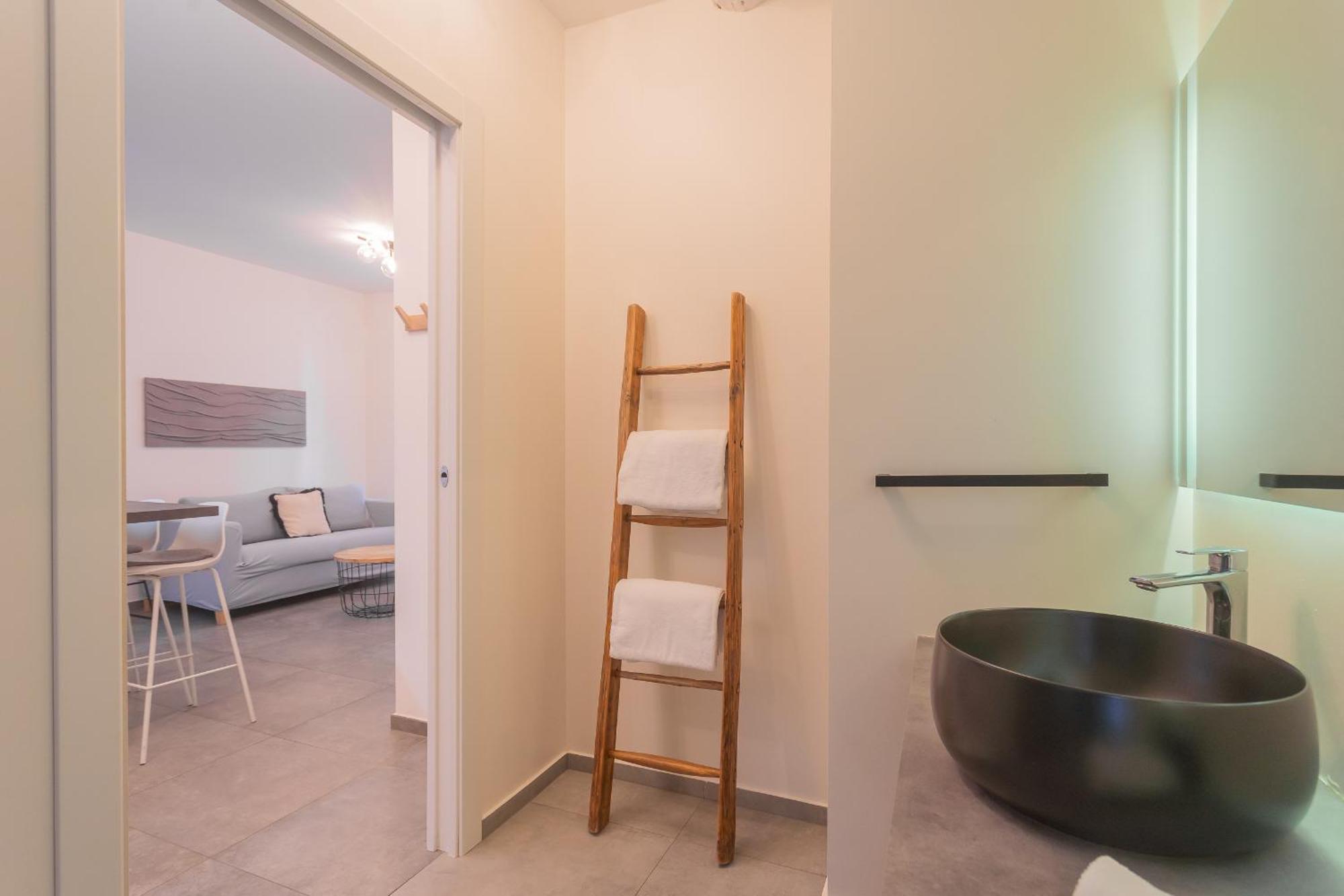 Enchanted - By Rent Apartment Como
