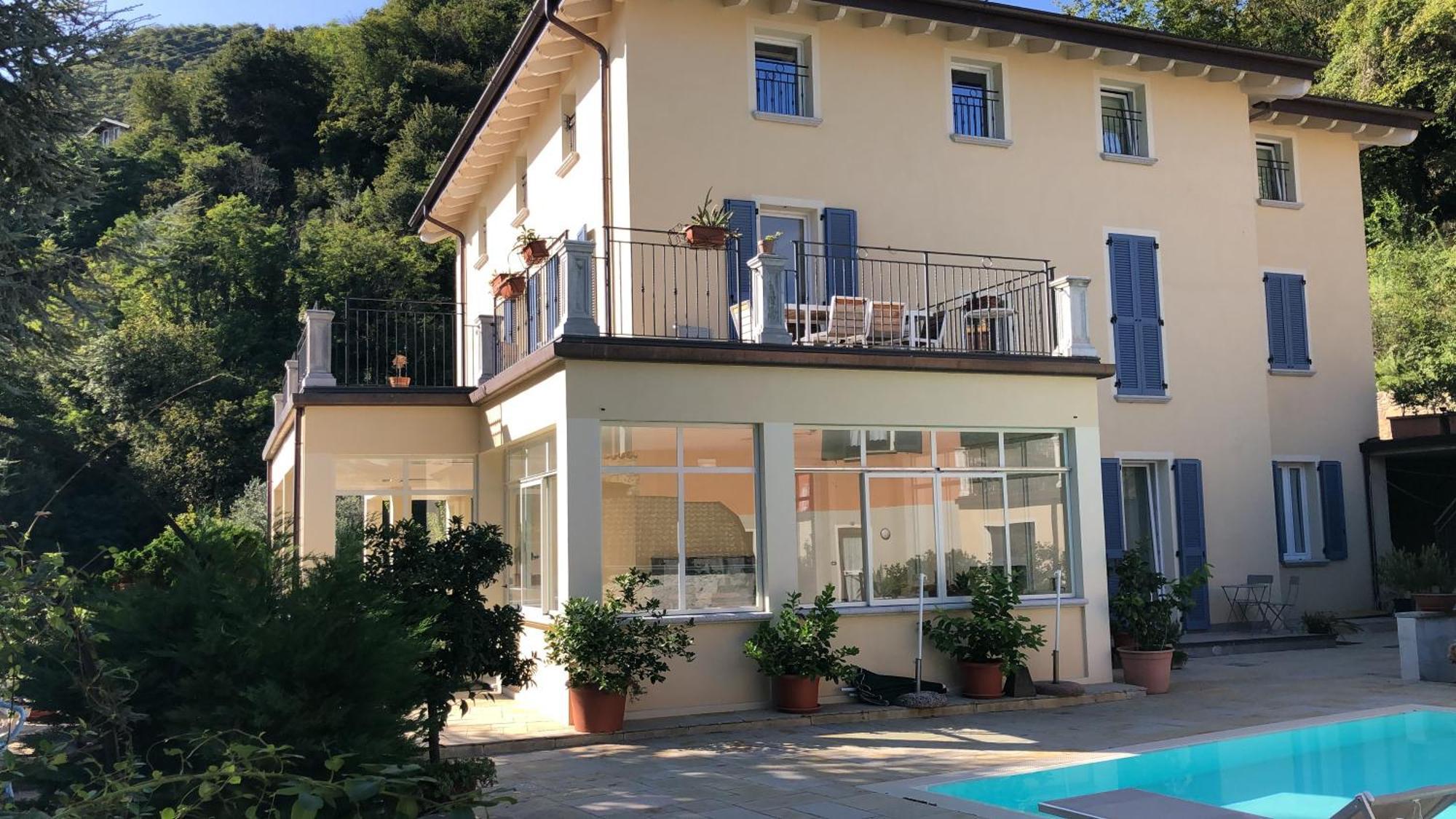 Eden Jacuzzi Pool & Private Parking Apartment *