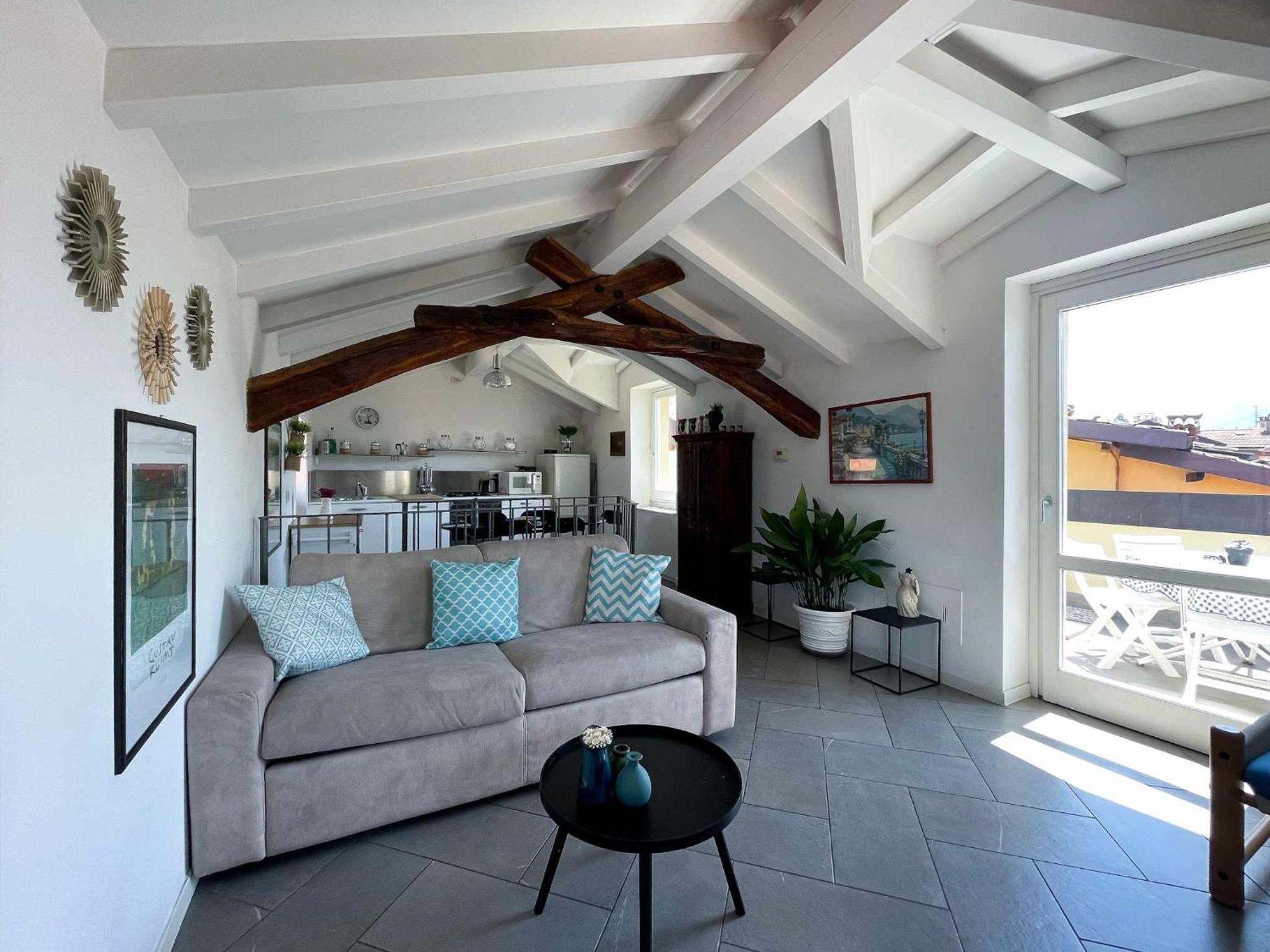 Skyway With Private View Terrace Appartamento
