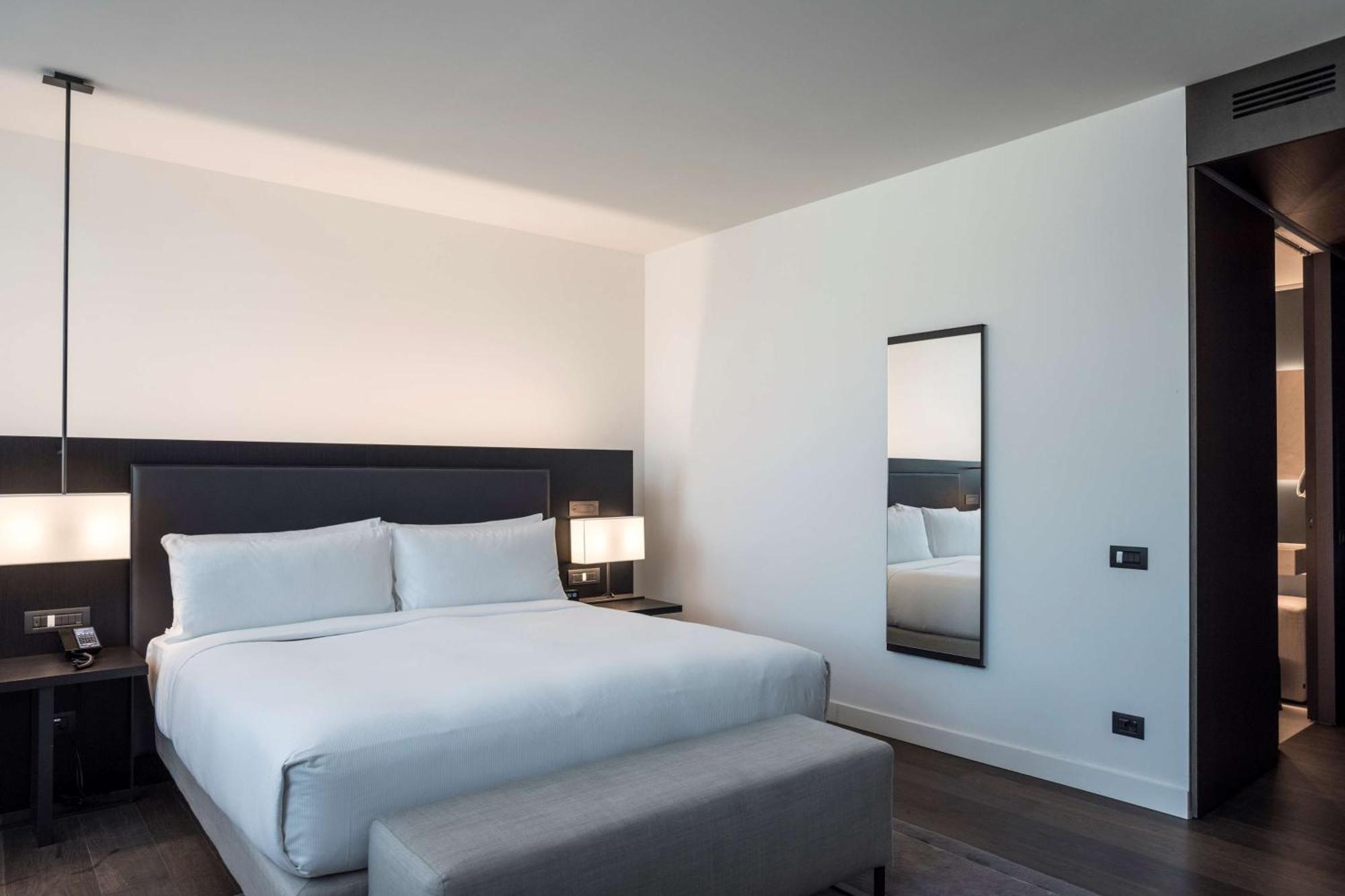 Hilton Hotel 4*
