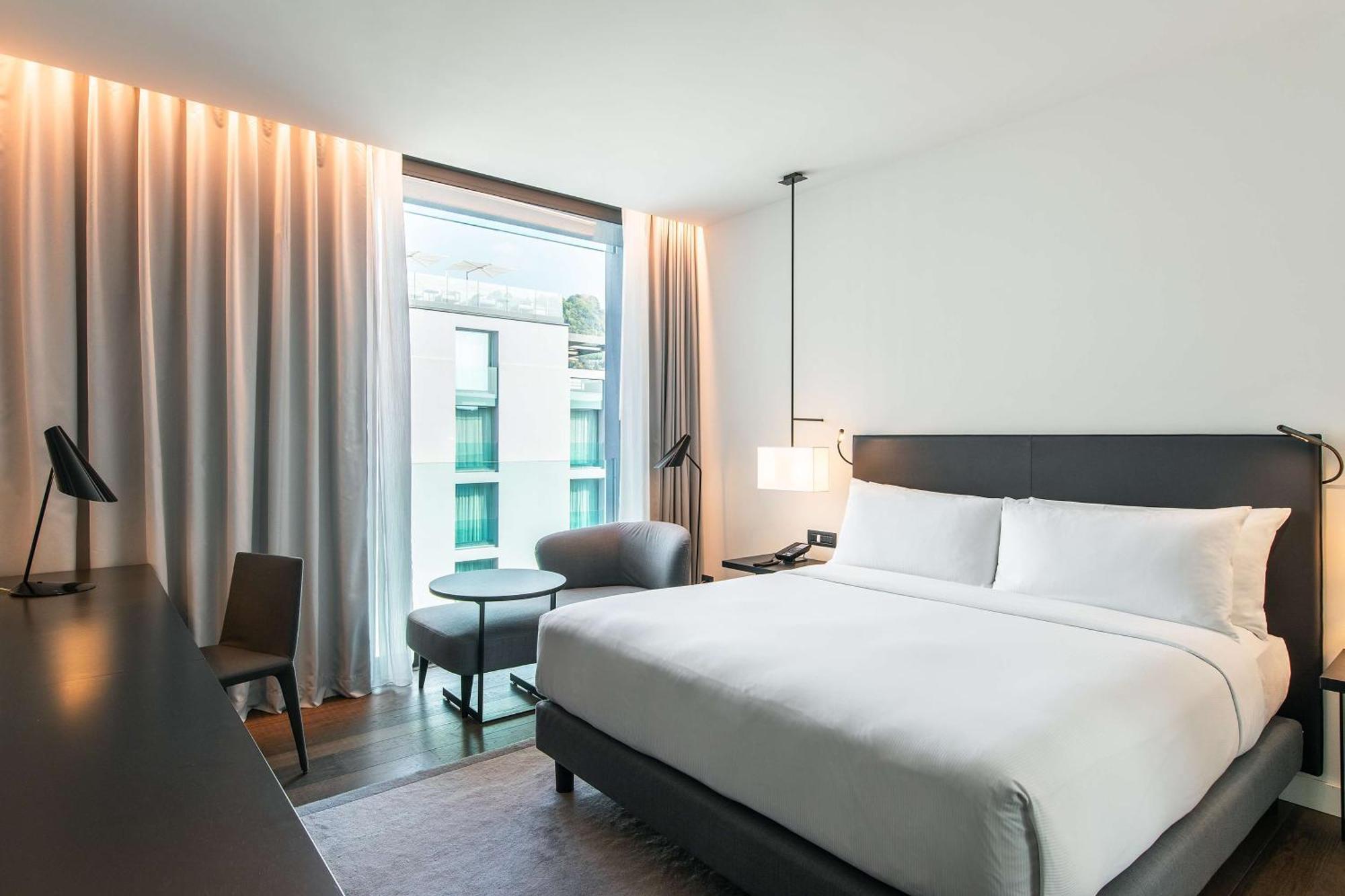 Hilton 4* Como