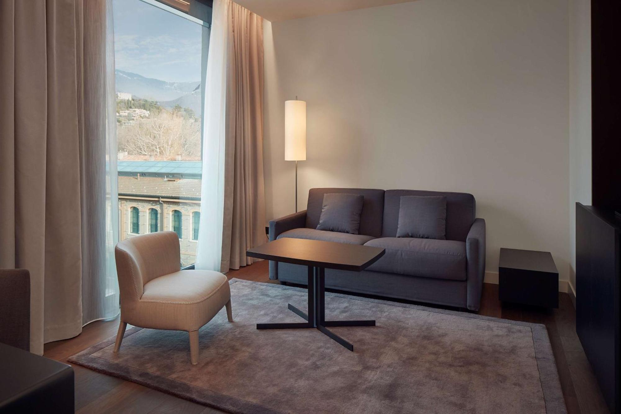 Hilton Como