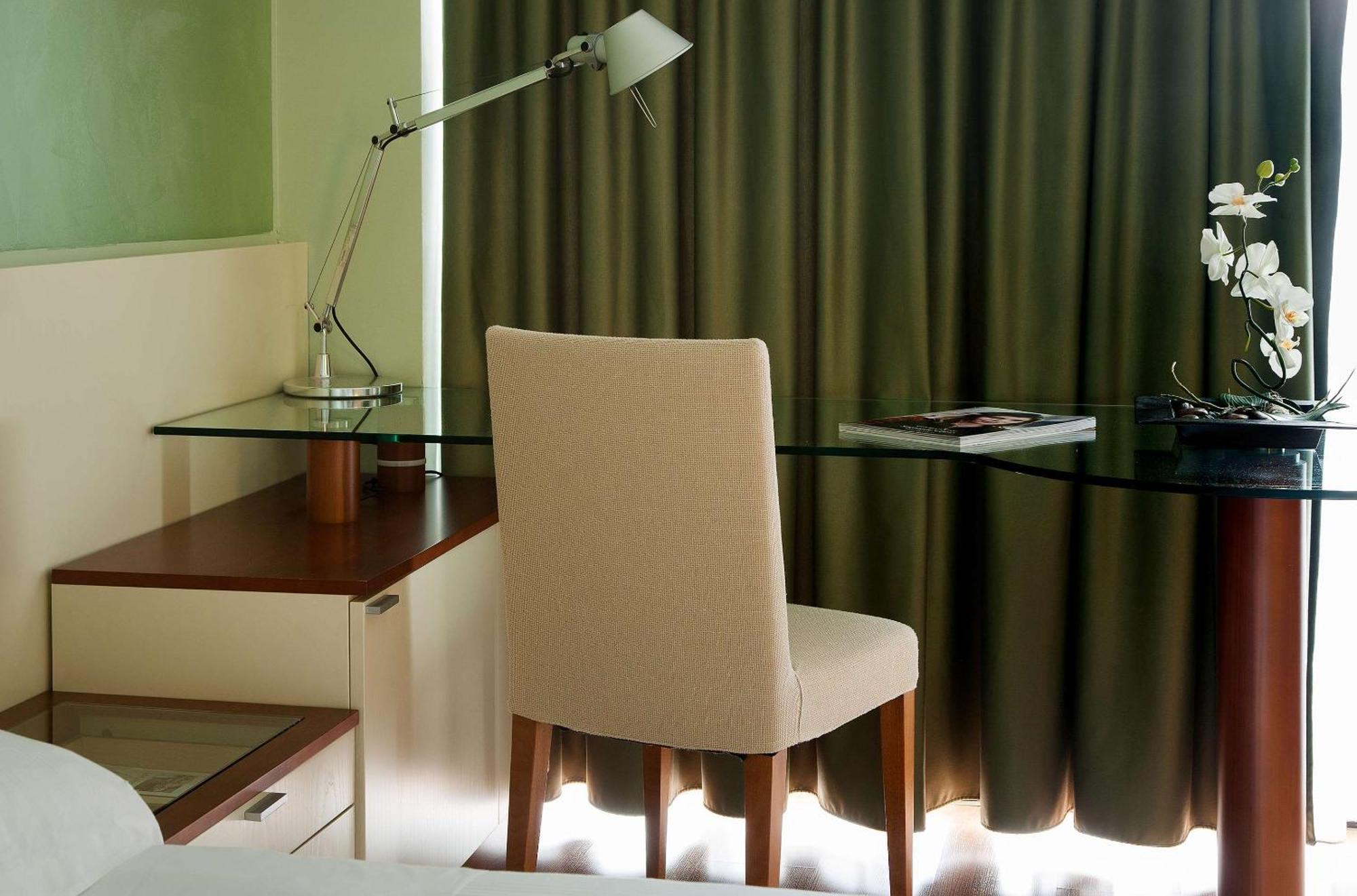 Hotel Western Leonardo Da Vinci 4*