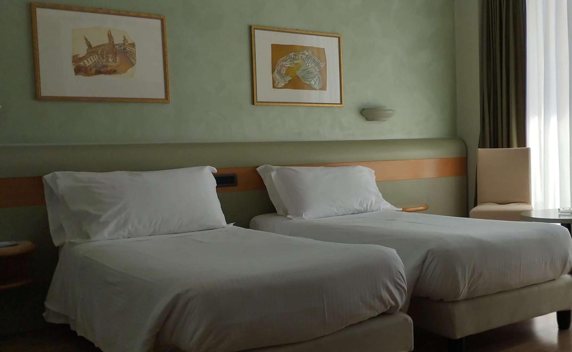 Western Leonardo Da Vinci 4*