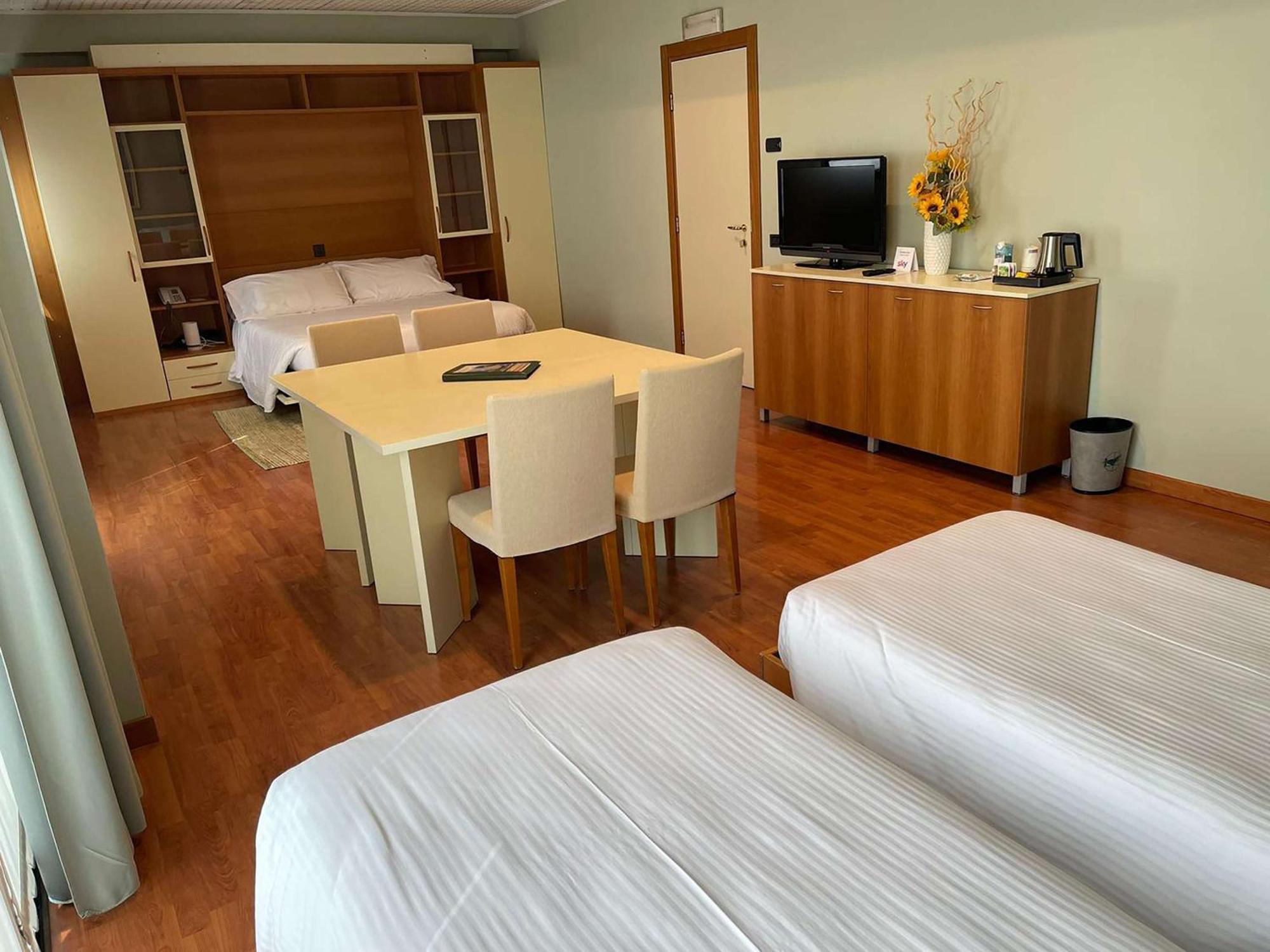 Western Leonardo Da Vinci 4* Erba