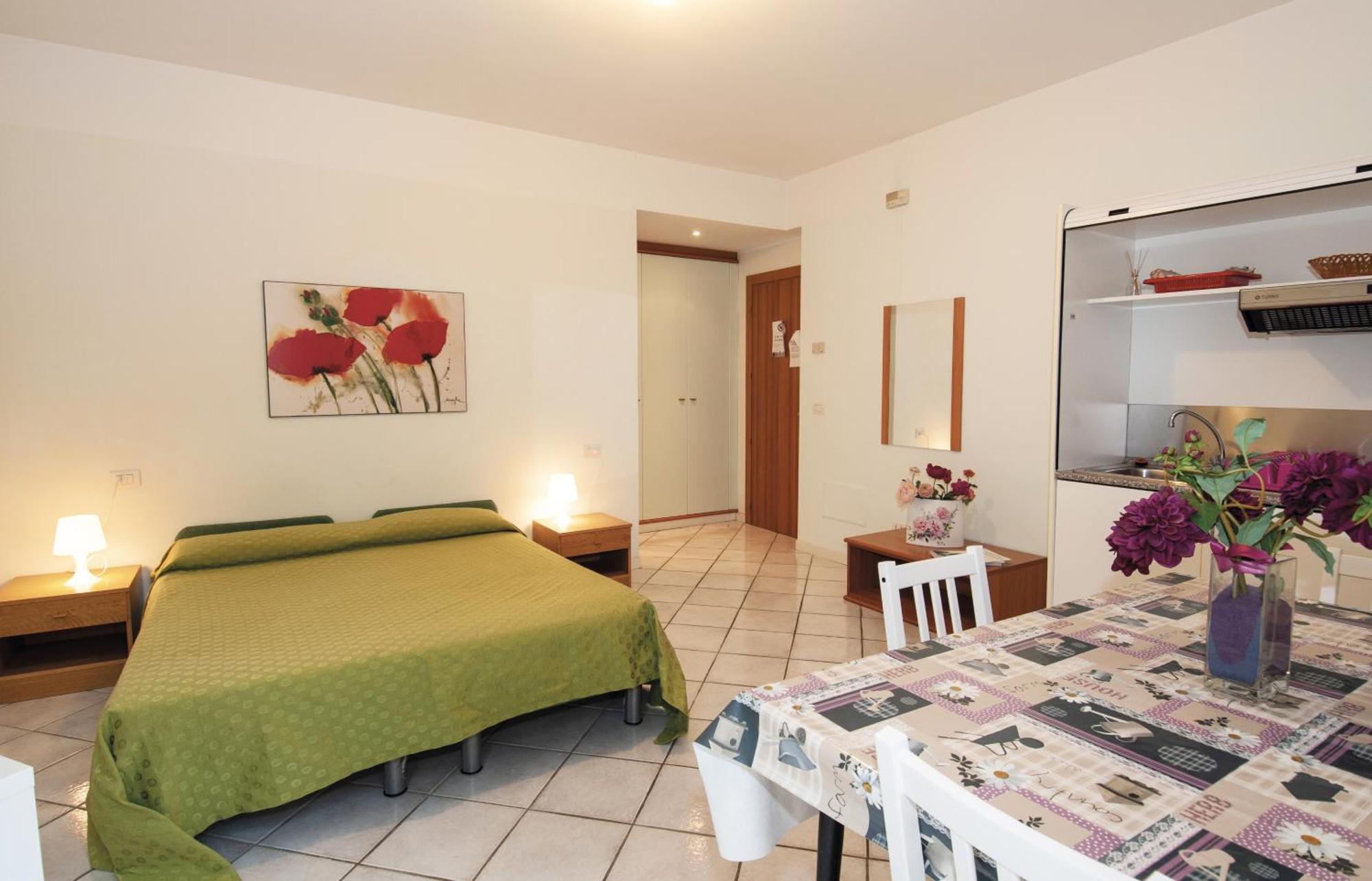Village 2* Colico