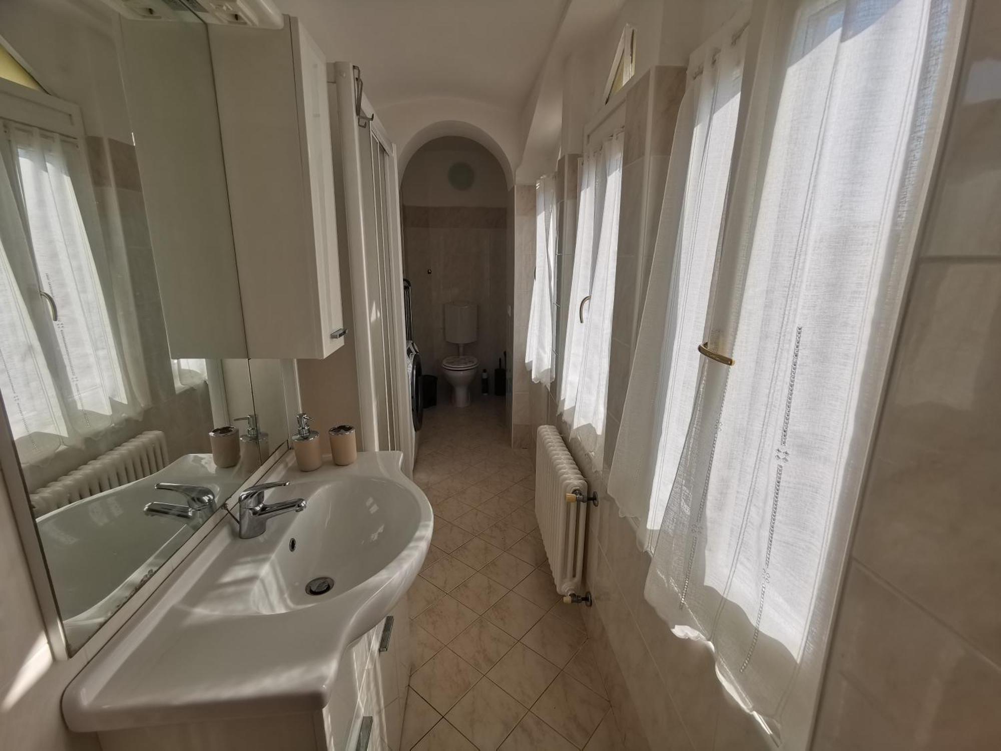 Appartamento With Parking Near The Historical Center *